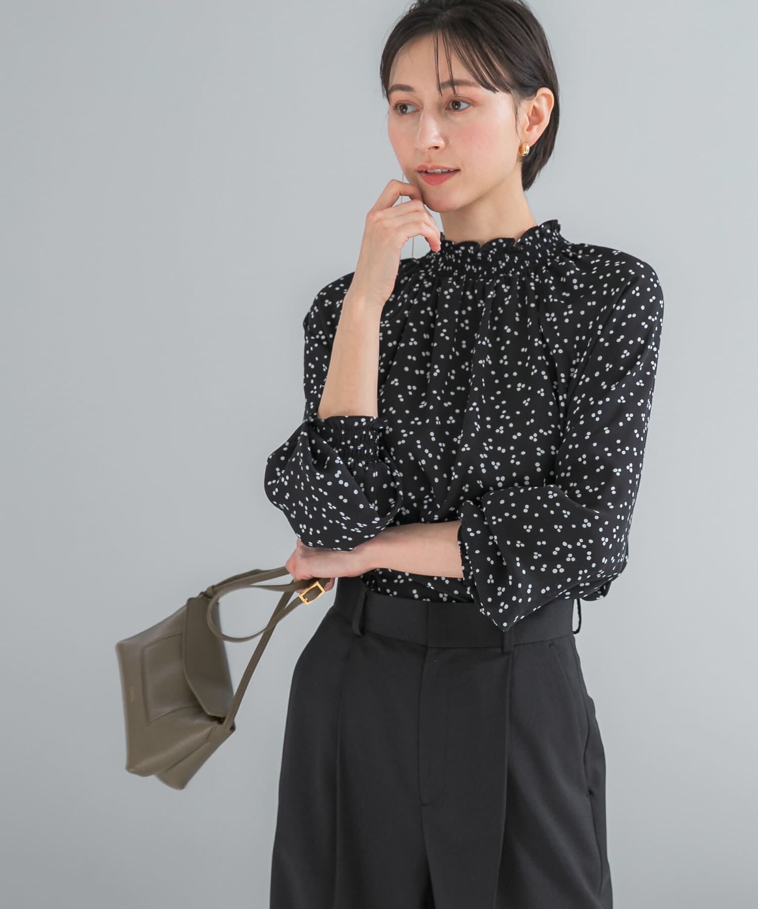 URBAN RESEARCH ROSSO「『WEB/一部店舗限定』ウォッシャブルランダムドットブラウス」|シャツ・ブラウス|
