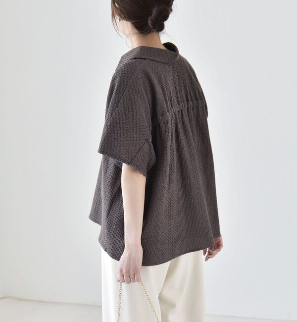 quaranciel「《予約》quaranciel:〈手洗い可能〉コットン 刺繍 スキッパー ギャザー プルオーバー シャツ」|シャツ・ブラウス|