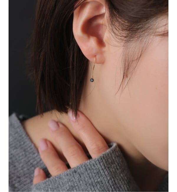 Lilas by Spick&Span「ブラックホールダイヤ1pフックピアス K18（両耳）」|ピアス|