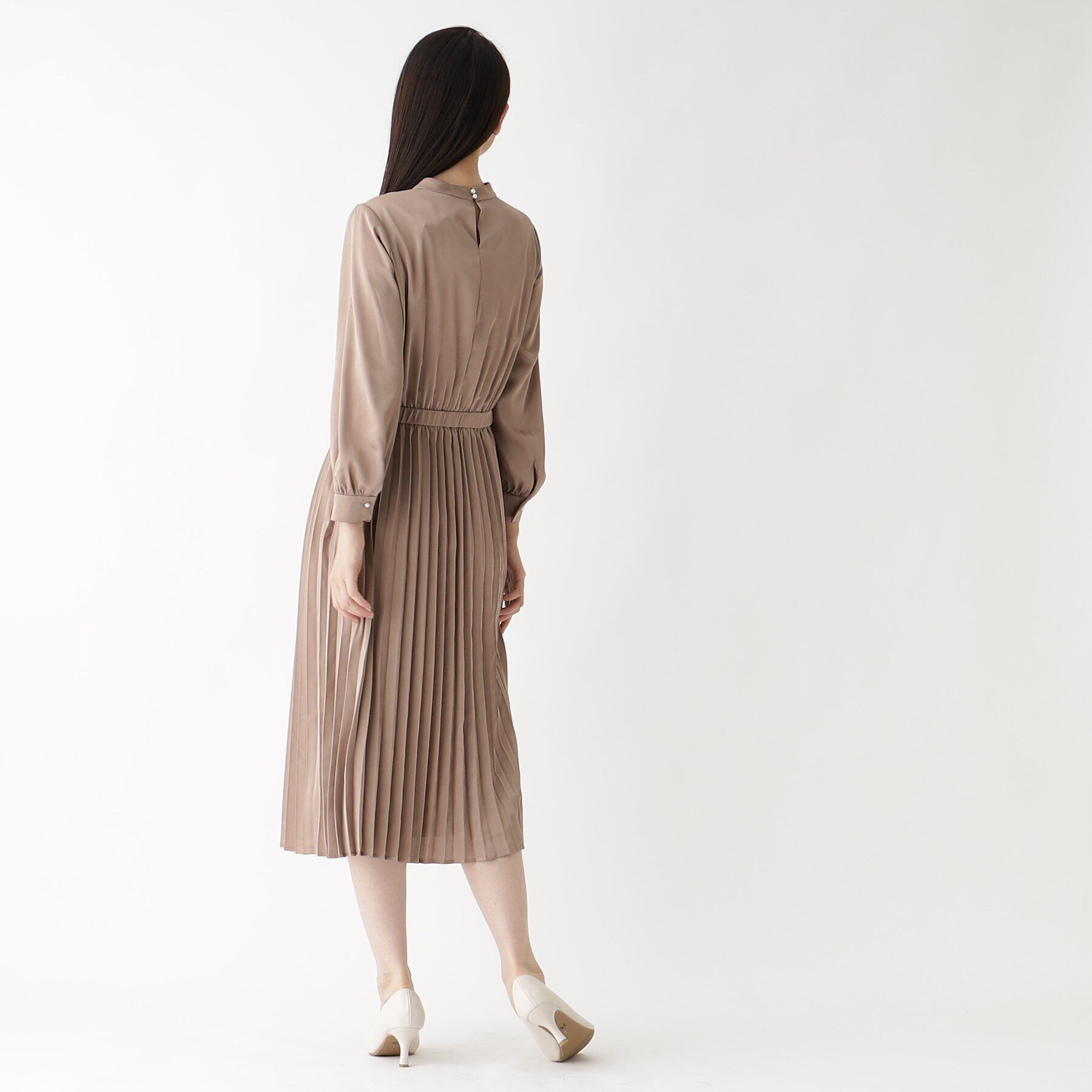 OPAQUE.CLIP「《通勤対応》 サテンプリーツワンピース【洗濯機洗い可】」|ワンピース|