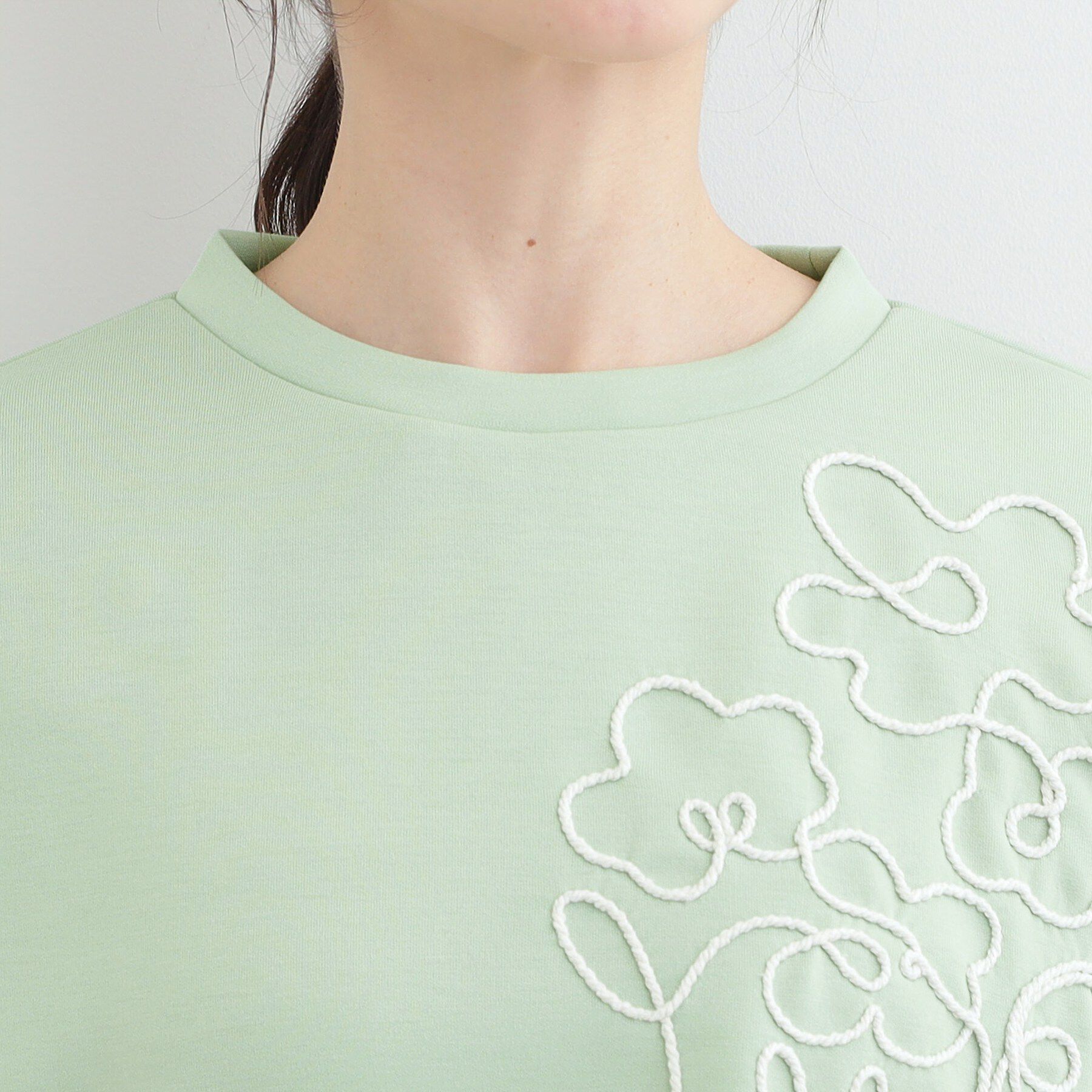 SHOO･LA･RUE「【S-LL】美しいシルエット お花ロープ刺繍ダンボールトップス」|Tシャツ・カットソー|