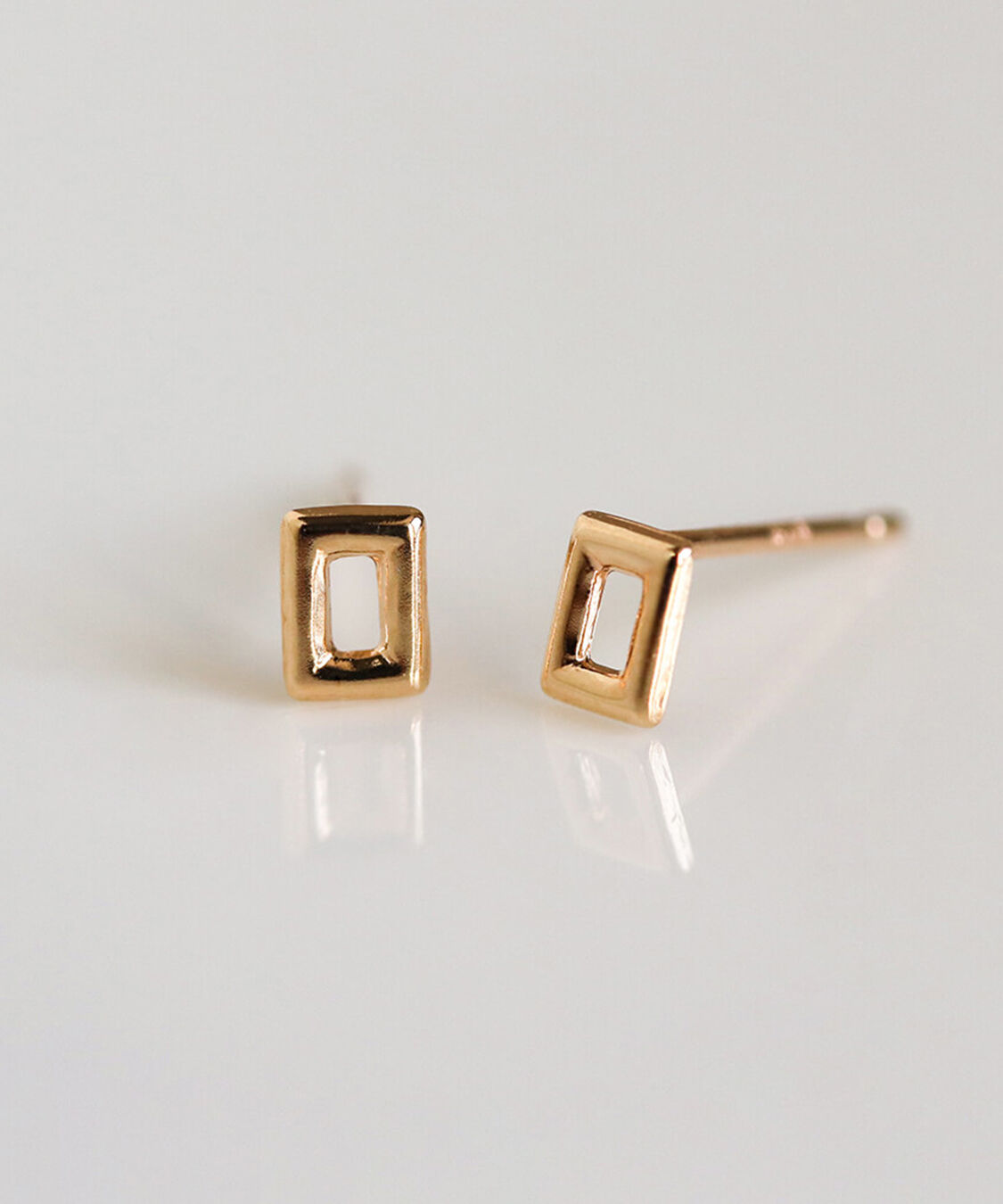  「ゴールド スクエア ピアス| K10YG」|ピアス|