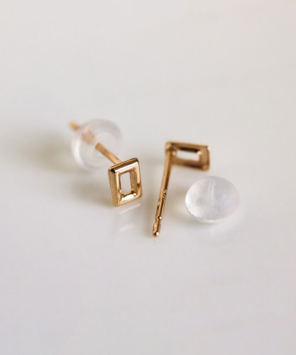  「ゴールド スクエア ピアス| K10YG」|ピアス|