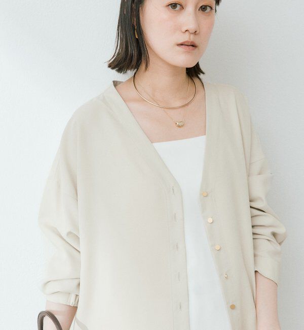  「【ドレープ感が女性らしい印象に】メタルボタンノーカラーブラウス」|シャツ・ブラウス|