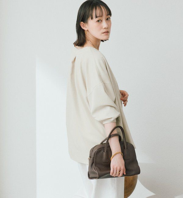  「【ドレープ感が女性らしい印象に】メタルボタンノーカラーブラウス」|シャツ・ブラウス|