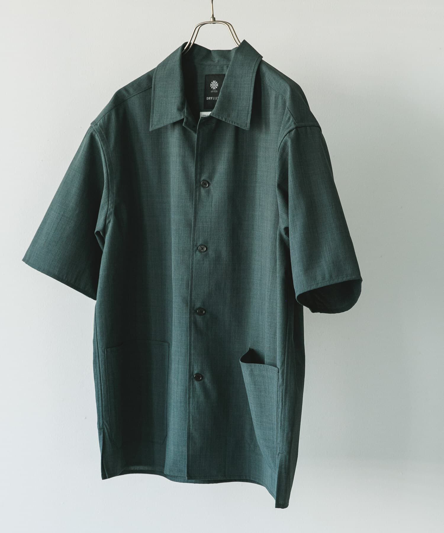 URBAN RESEARCH DOORS「『XLサイズ/WEB限定』『UR TECH DRYLUXE』SHORT-SLEEVE SHIRTS」|シャツ・ブラウス|グリーン