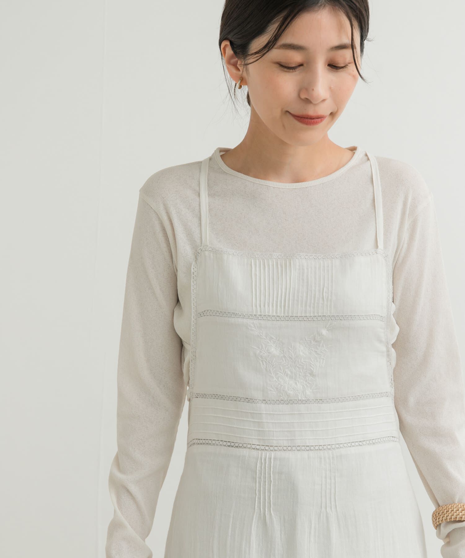 URBAN RESEARCH DOORS「『別注』olu&rsquo;ment&times;DOORS　コットンモス刺繍ワンピース」|ワンピース|