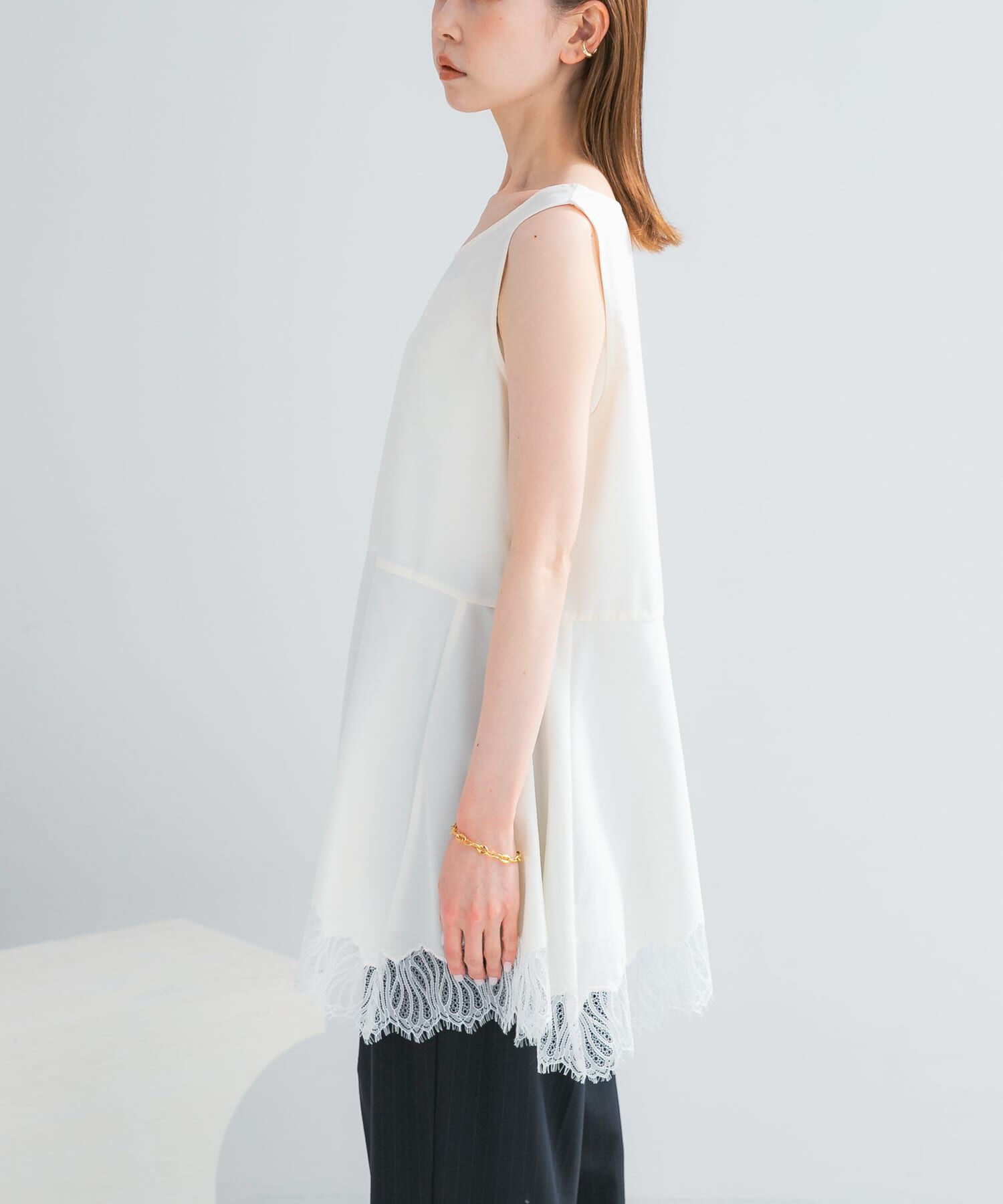 URBAN RESEARCH ROSSO「CHIGNON　ヘムレースサテンタンクトップ」|タンクトップ|