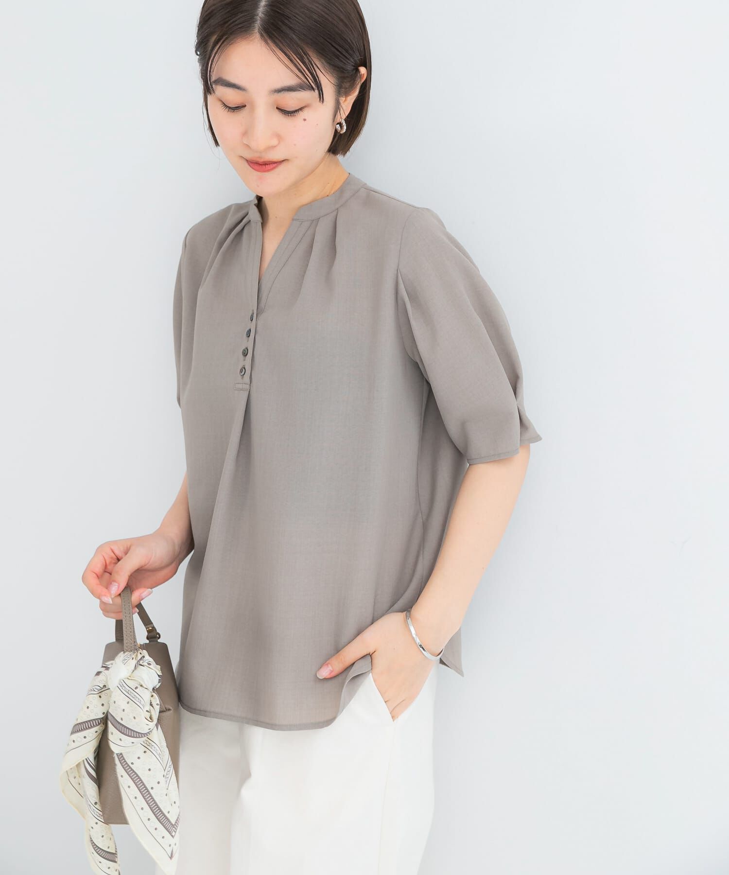 URBAN RESEARCH ROSSO「『UR TECH DRYLUXE』 デザインスリーブブラウス」|シャツ・ブラウス|モカ
