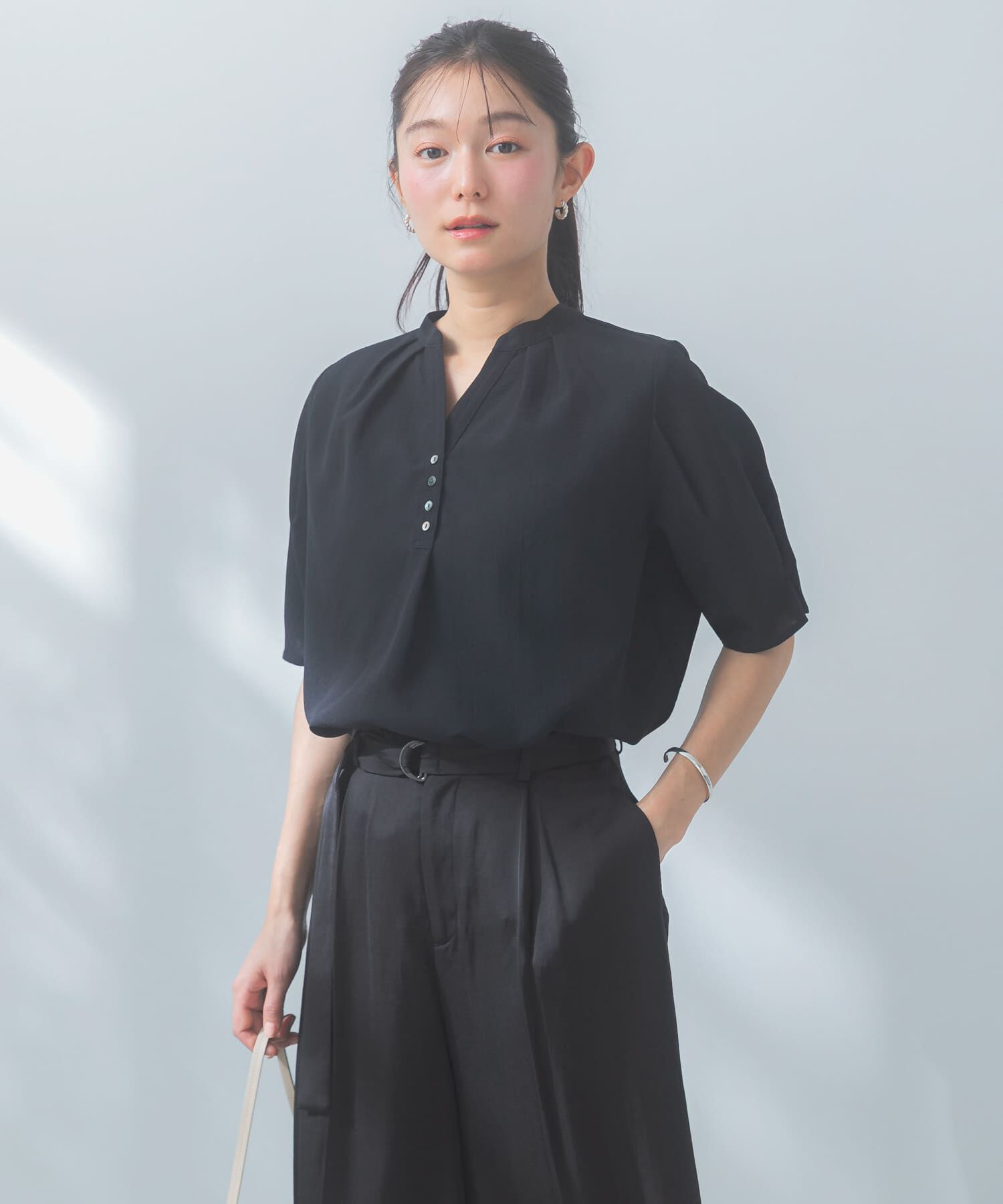 URBAN RESEARCH ROSSO「『UR TECH DRYLUXE』 デザインスリーブブラウス」|シャツ・ブラウス|