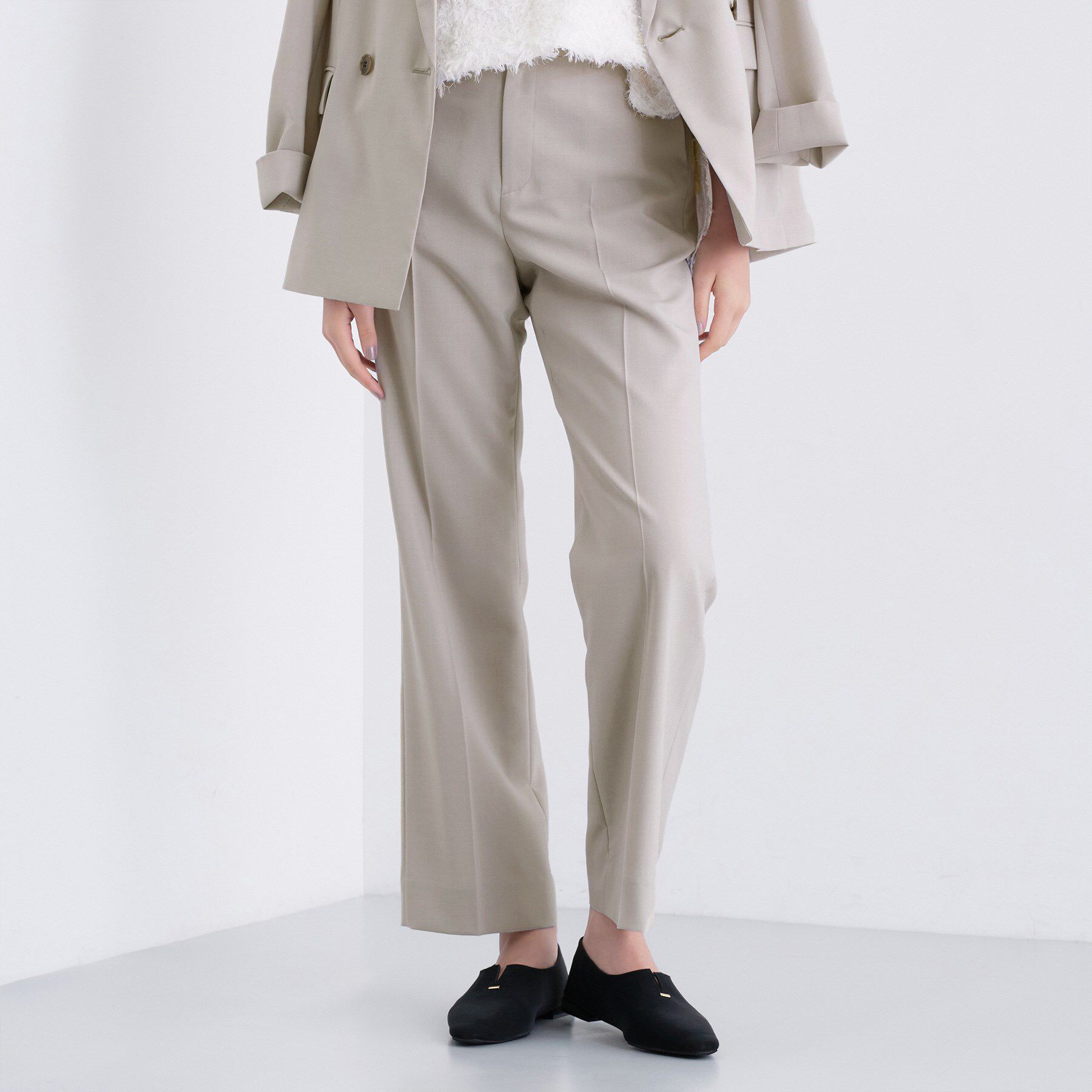 INDIVI「【UVケア】ライトスリムストレートパンツ」|その他|グレージュ(050)