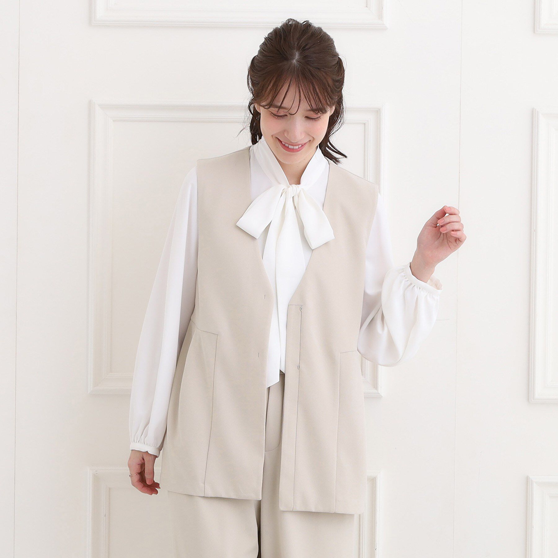 SHOO･LA･RUE「【洗濯機可/セットアップ可/S-3L】きちんと楽に。カットジョーゼット ペプラムジレ」|ベスト・ジレ|