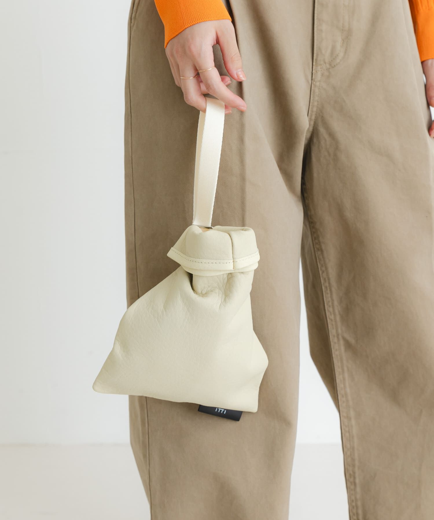 URBAN RESEARCH「ITTI　ANNIE SMALL RICE BAG」|ハンドバッグ|