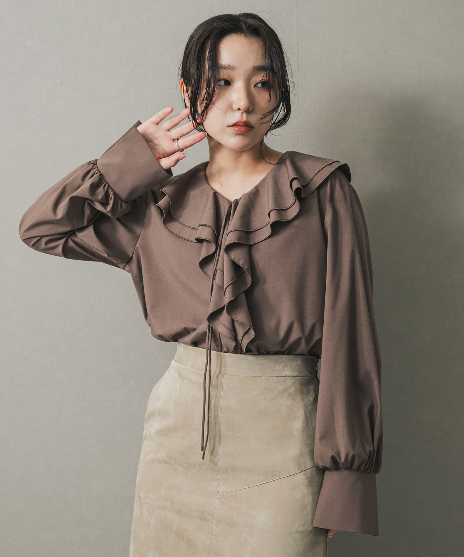 SENSE OF PLACE by URBAN RESEARCH「Vネックラッフルブラウス」|シャツ・ブラウス|