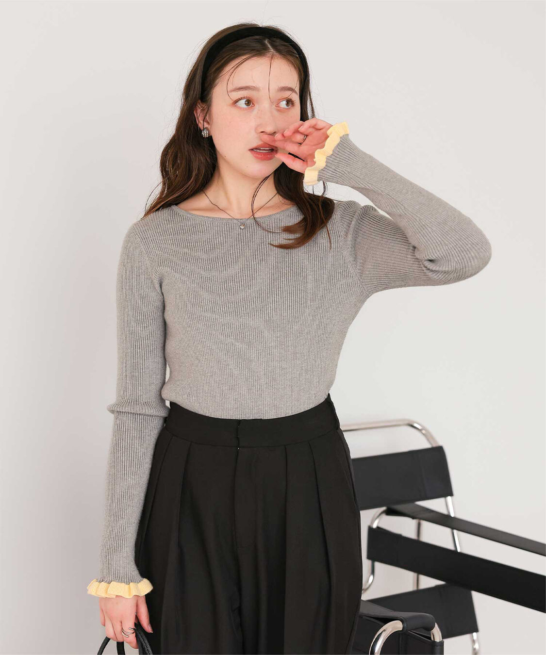 titivate「ふわっとタッチフリルスリーブリブニット」|ニット・セーター|グレー