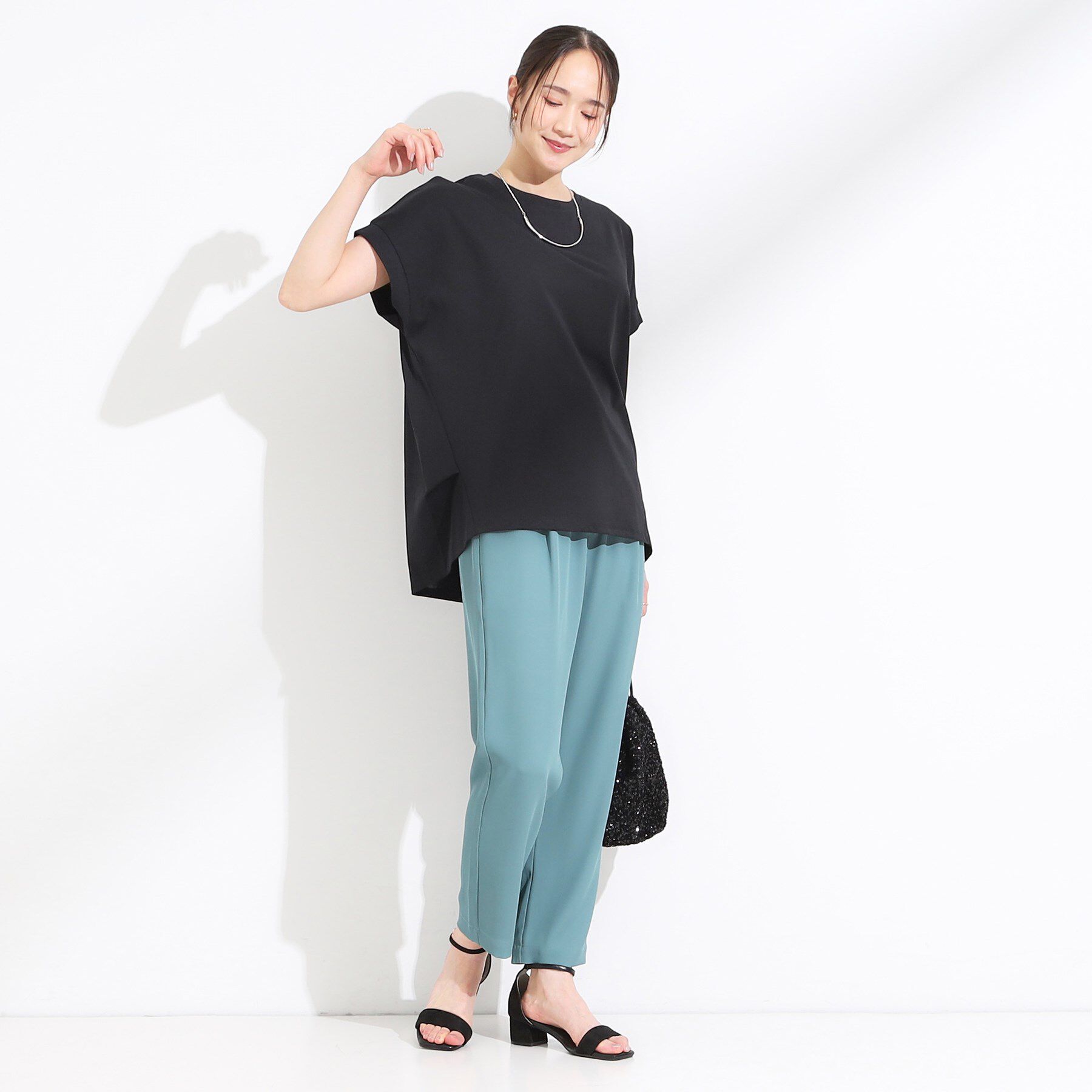 SHOO･LA･RUE「【S-LL/汗ジミ軽減/ひんやり/UV】体型カバーに タック入りドルマントップス」|Tシャツ・カットソー|