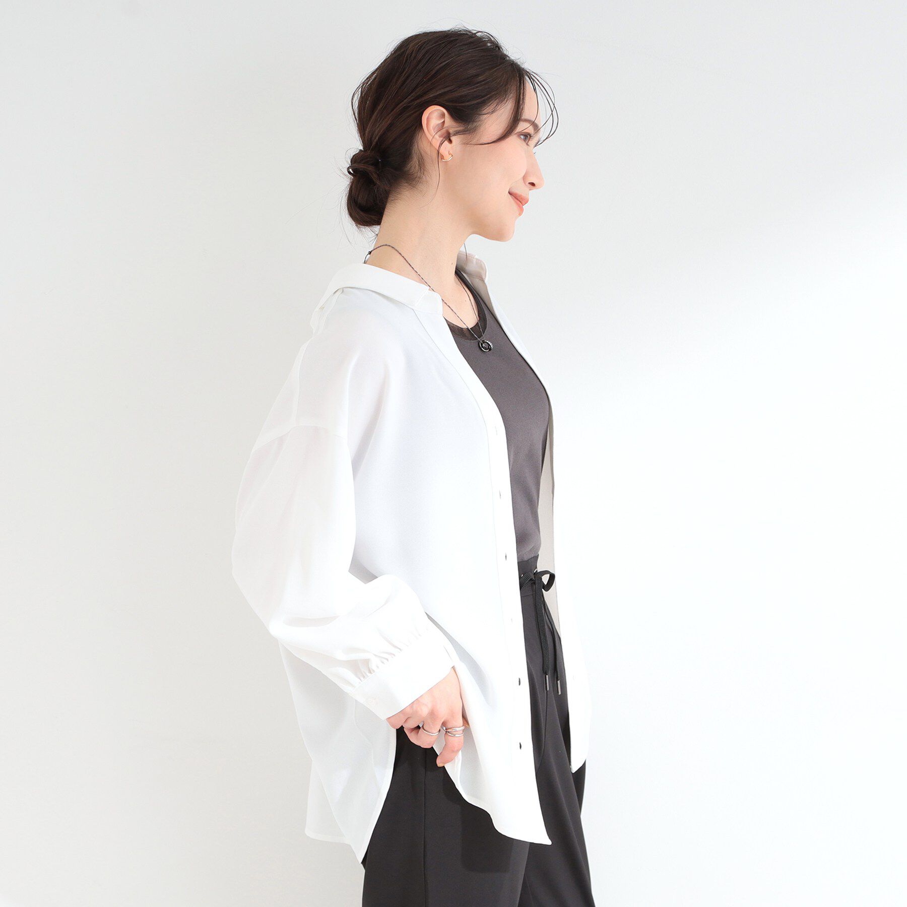 SHOO･LA･RUE「【S-LL/洗濯機可】後ろ姿も抜かりなく バックレースアップシャツ」|シャツ・ブラウス|