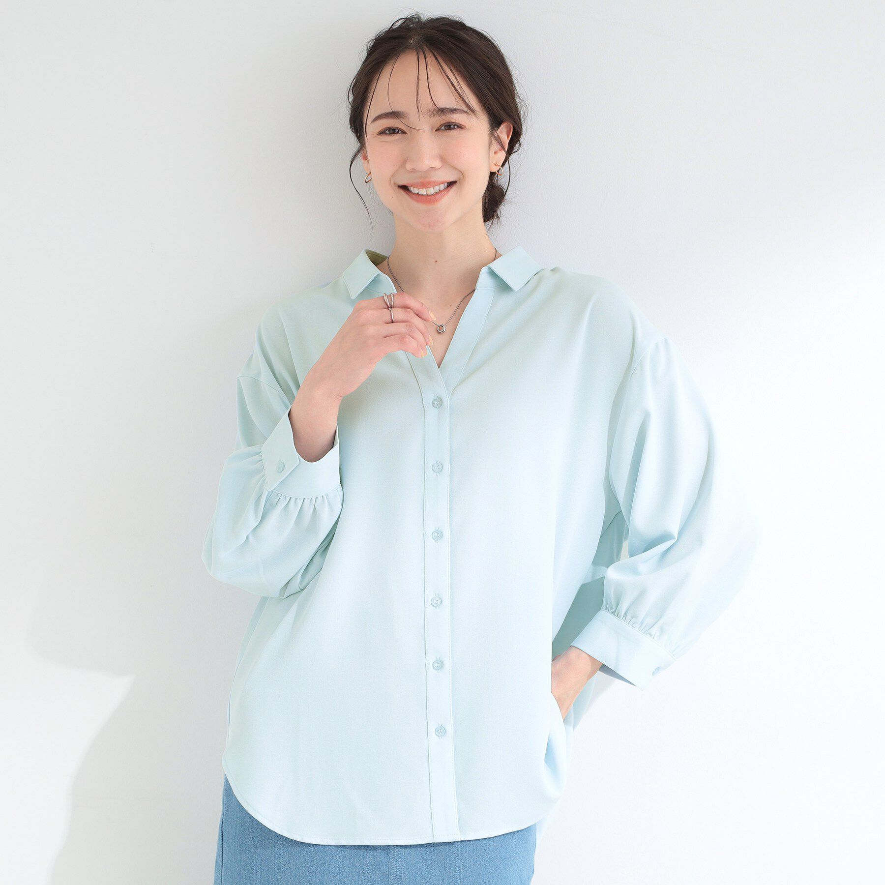 SHOO･LA･RUE「【S-LL/洗濯機可】後ろ姿も抜かりなく バックレースアップシャツ」|シャツ・ブラウス|