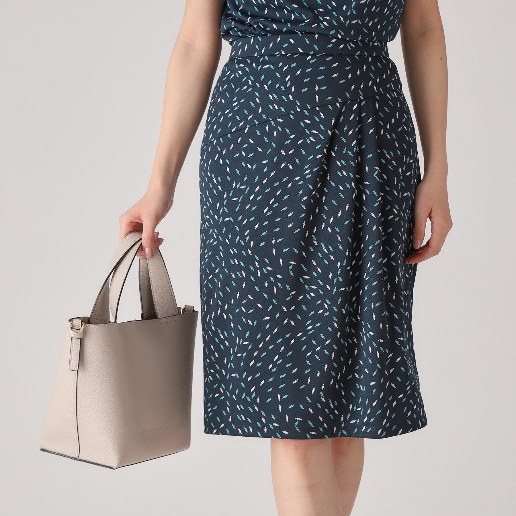 COUP DE CHANCE「【洗える／日本製】ジオメトリック柄タイトスカート」|スカート|ネイビー(194)