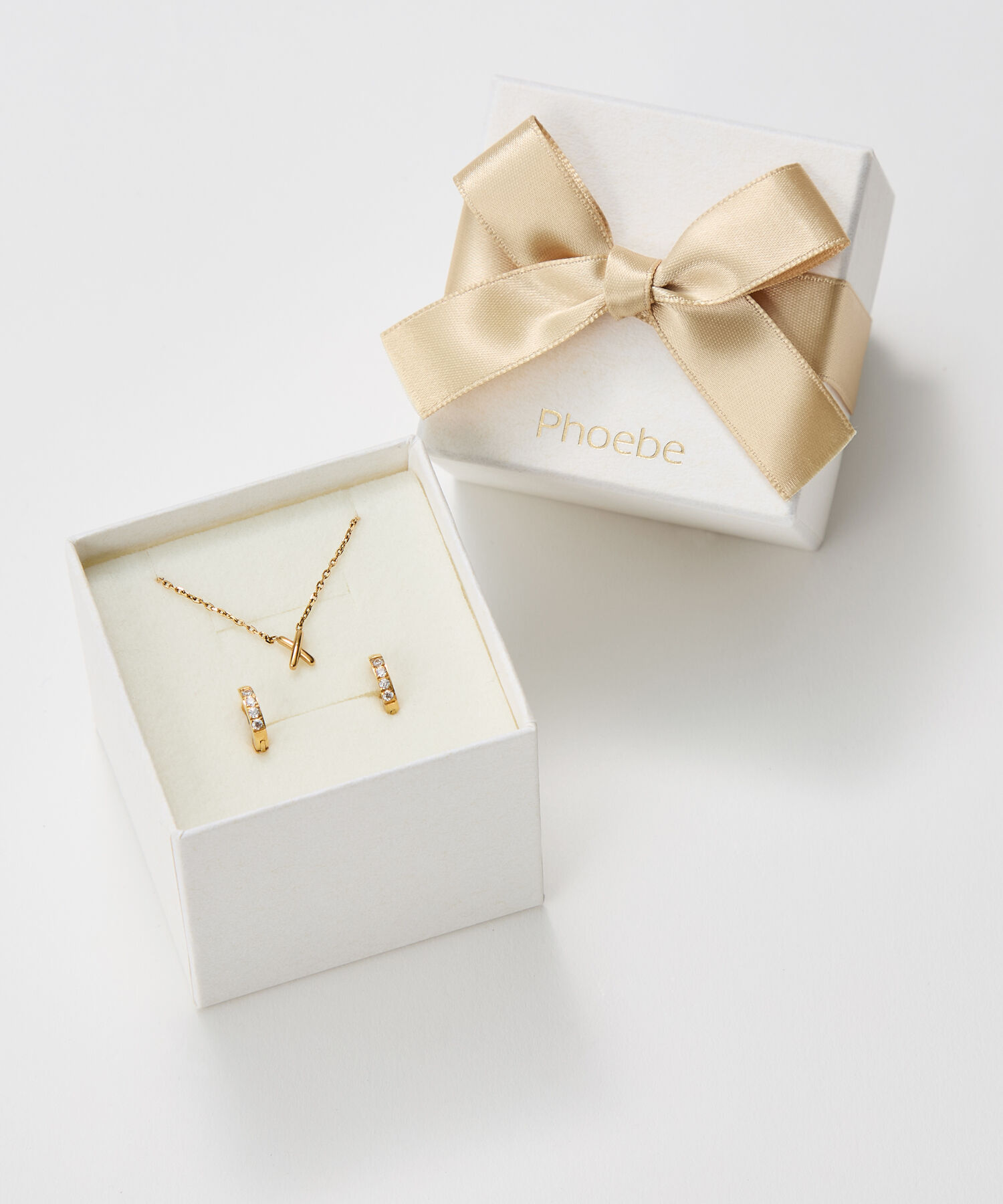 Phoebe「【数量限定】クロスネックレス&ビジューフープピアスセット/BOX&ショッパー付き」|ネックレス|ゴールド