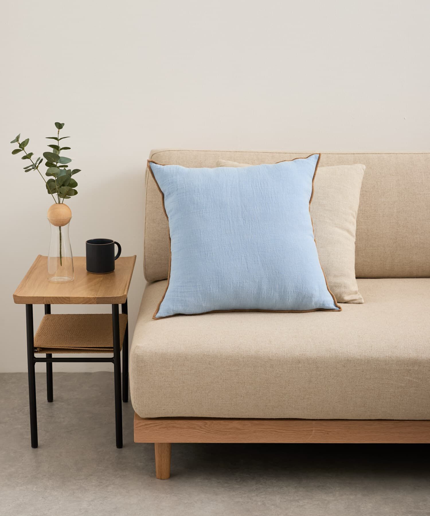 URBAN RESEARCH DOORS「BRITA SWEDEN　EVY クッションカバー 50&times;50cm」|クッション・クッションカバー|ライトブルー