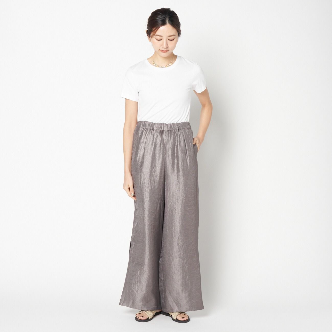 HELIOPOLE「HELIOPOLE SATIN SLIT EASY PANTS」|チノ|