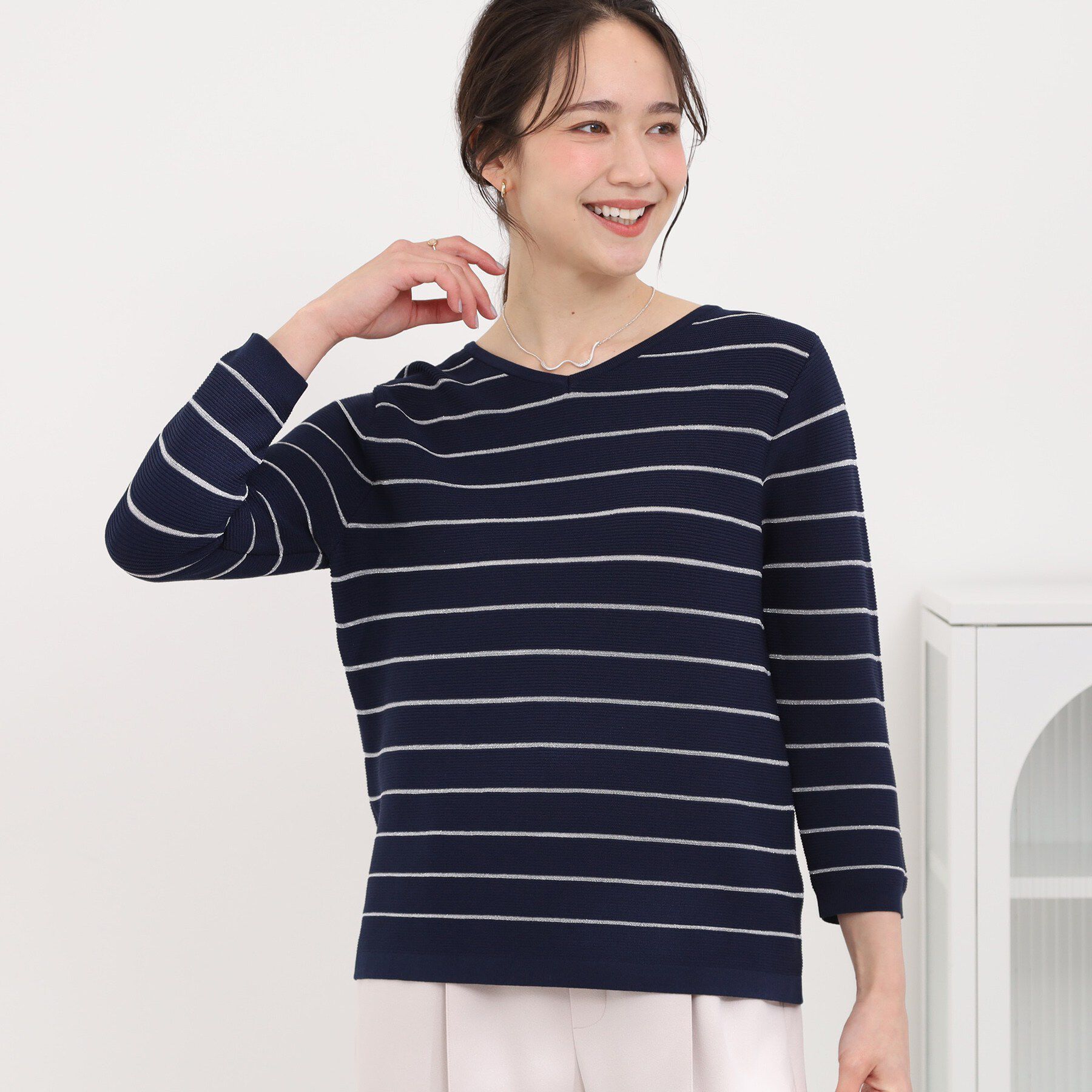 SHOO･LA･RUE「【洗濯機可/S-LL】さらっと着られる 8分袖Ⅴネックニット」|ニット・セーター|