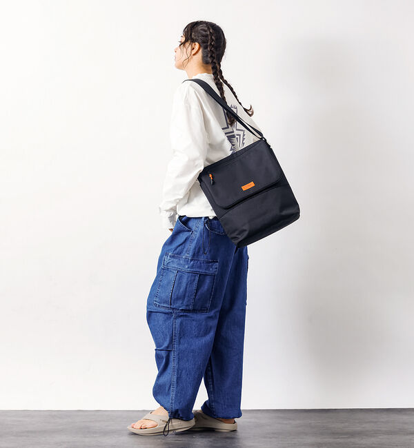 ABAHOUSE「【UNIVERSALOVERALL / ユニバーサルオーバーオール】VERTIC」|ショルダー・メッセンジャー|