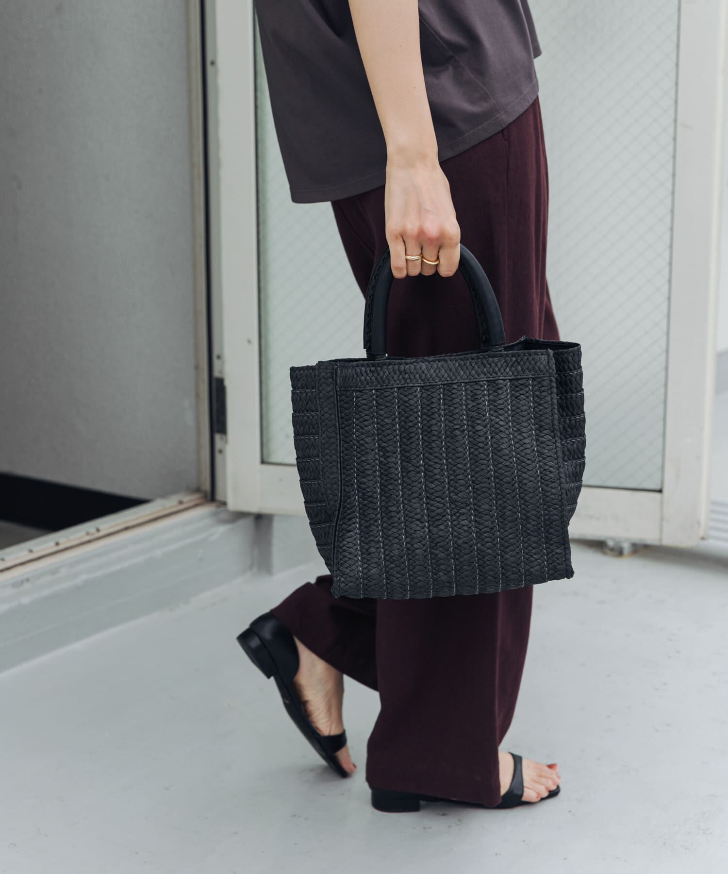 URBAN RESEARCH DOORS「ソフトハンドルカゴバッグ」|ハンドバッグ|ブラック