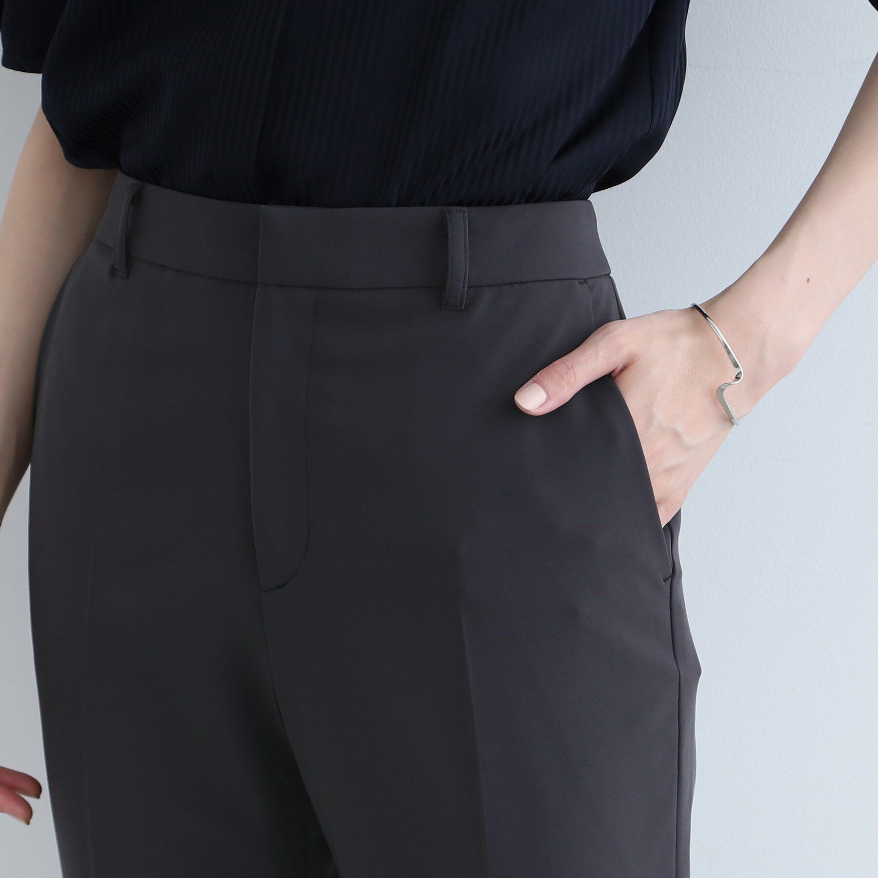 INDIVI「【洗える/日本製】ストレッチタックテーパードパンツ」|その他|