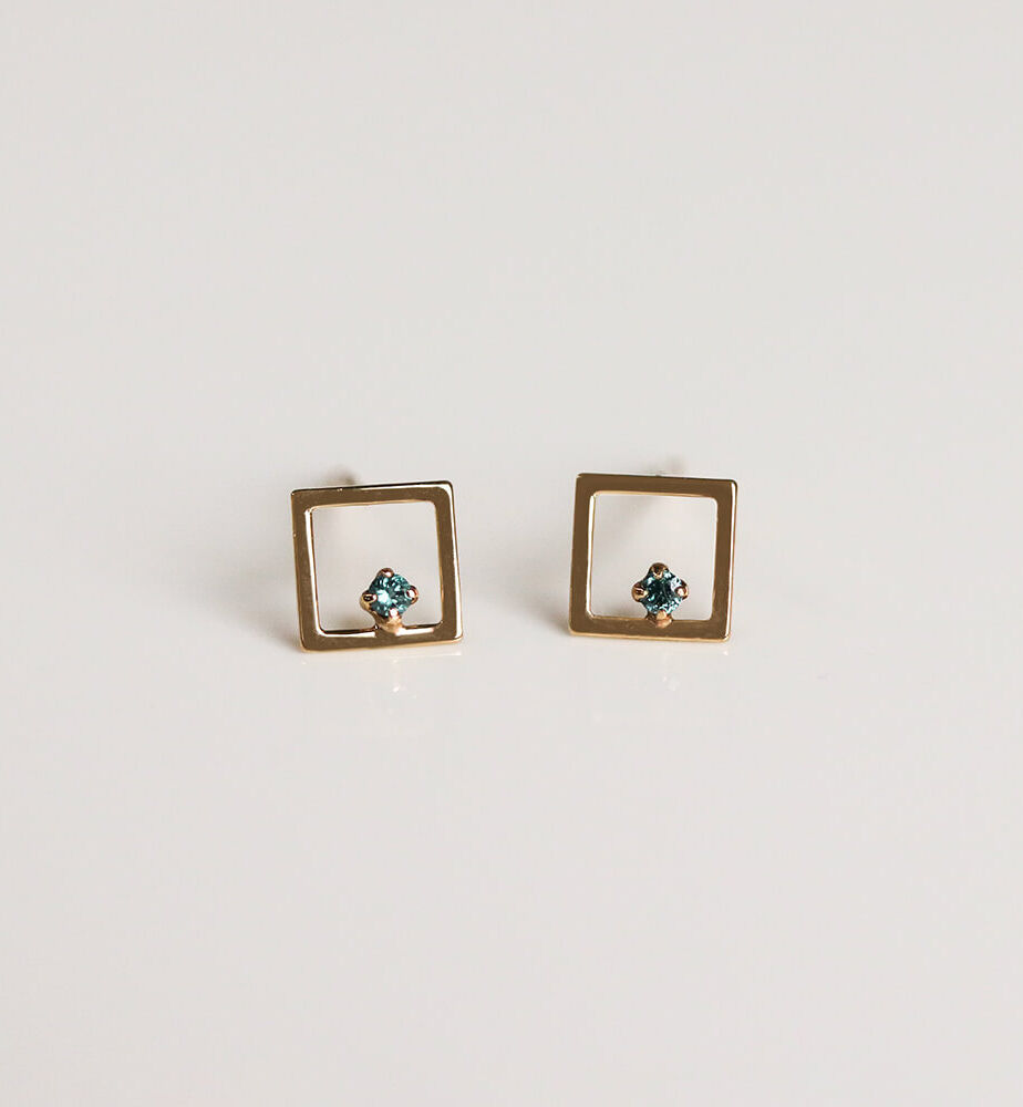  「ブルーダイヤモンド スクエア ピアス | K10YG」|ピアス|