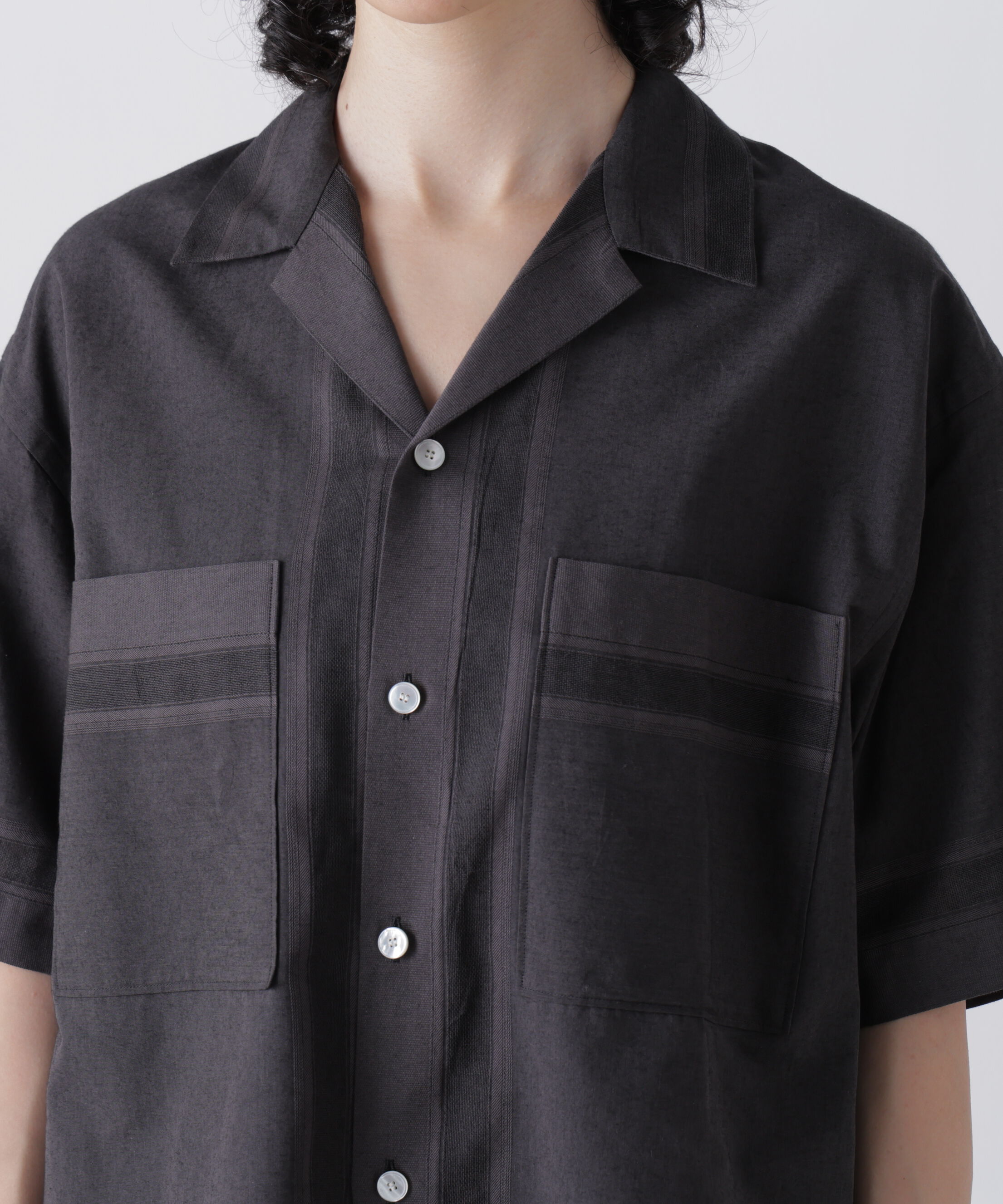 YLEVE 「YLEVE / DOBBY STRIPE CHAMBRAY SHIRT」|シャツ・ブラウス|