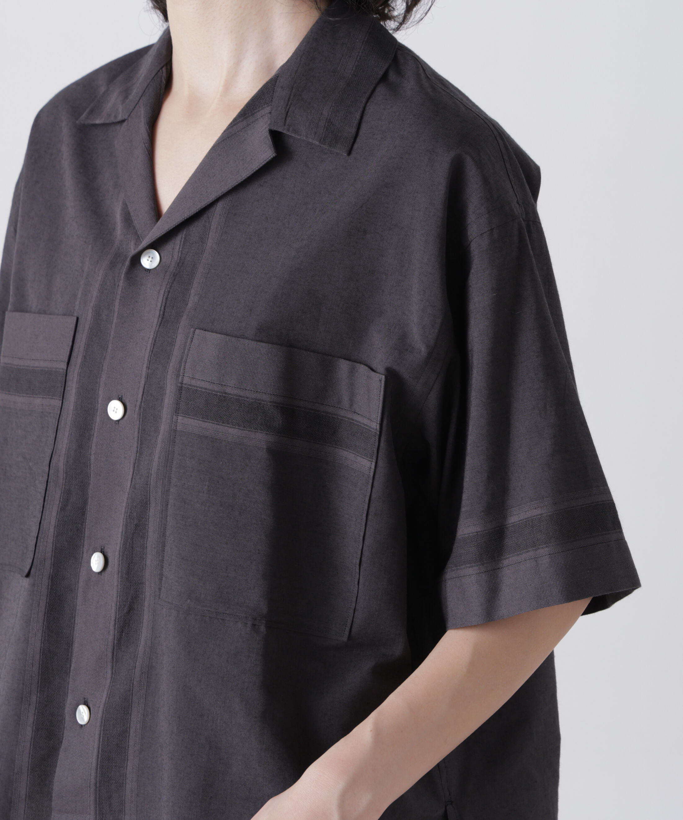 YLEVE 「YLEVE / DOBBY STRIPE CHAMBRAY SHIRT」|シャツ・ブラウス|
