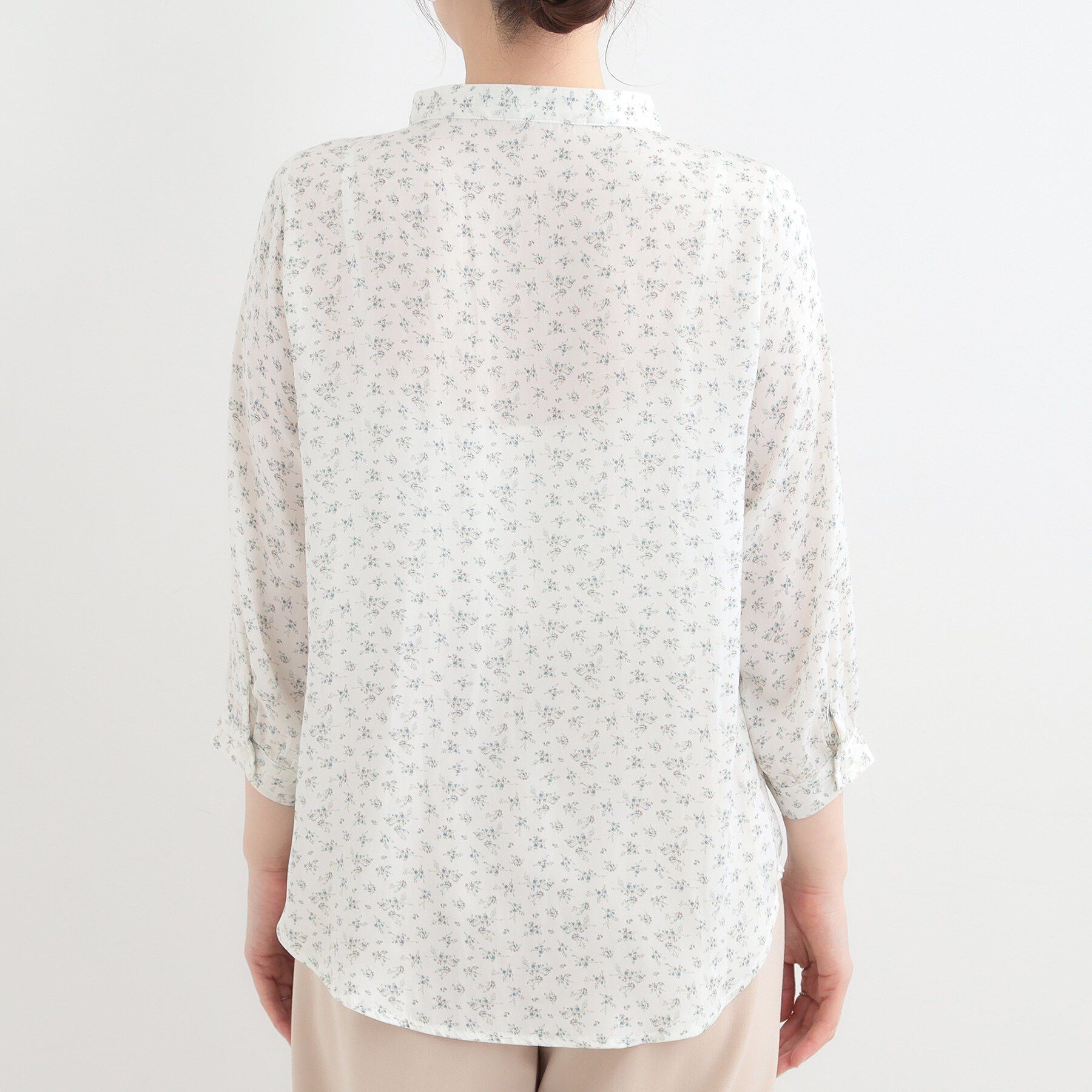 SHOO･LA･RUE「【S-LL/7分袖】首元をすっきり魅せる　大人の上品サテンブラウス」|シャツ・ブラウス|