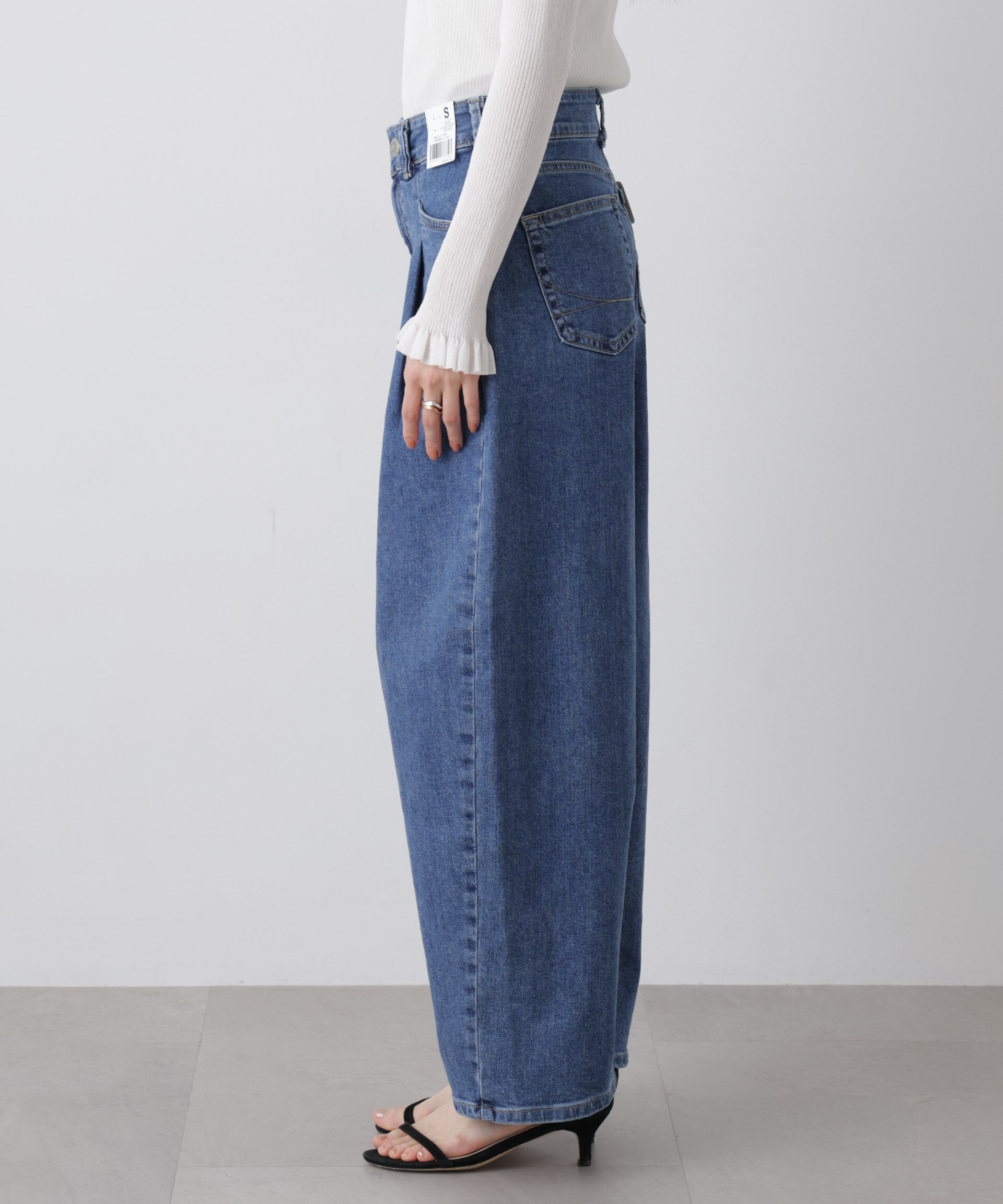 nano･universe「SOMETHING/HANA TUCK CURVE TAPERED」|チノ|
