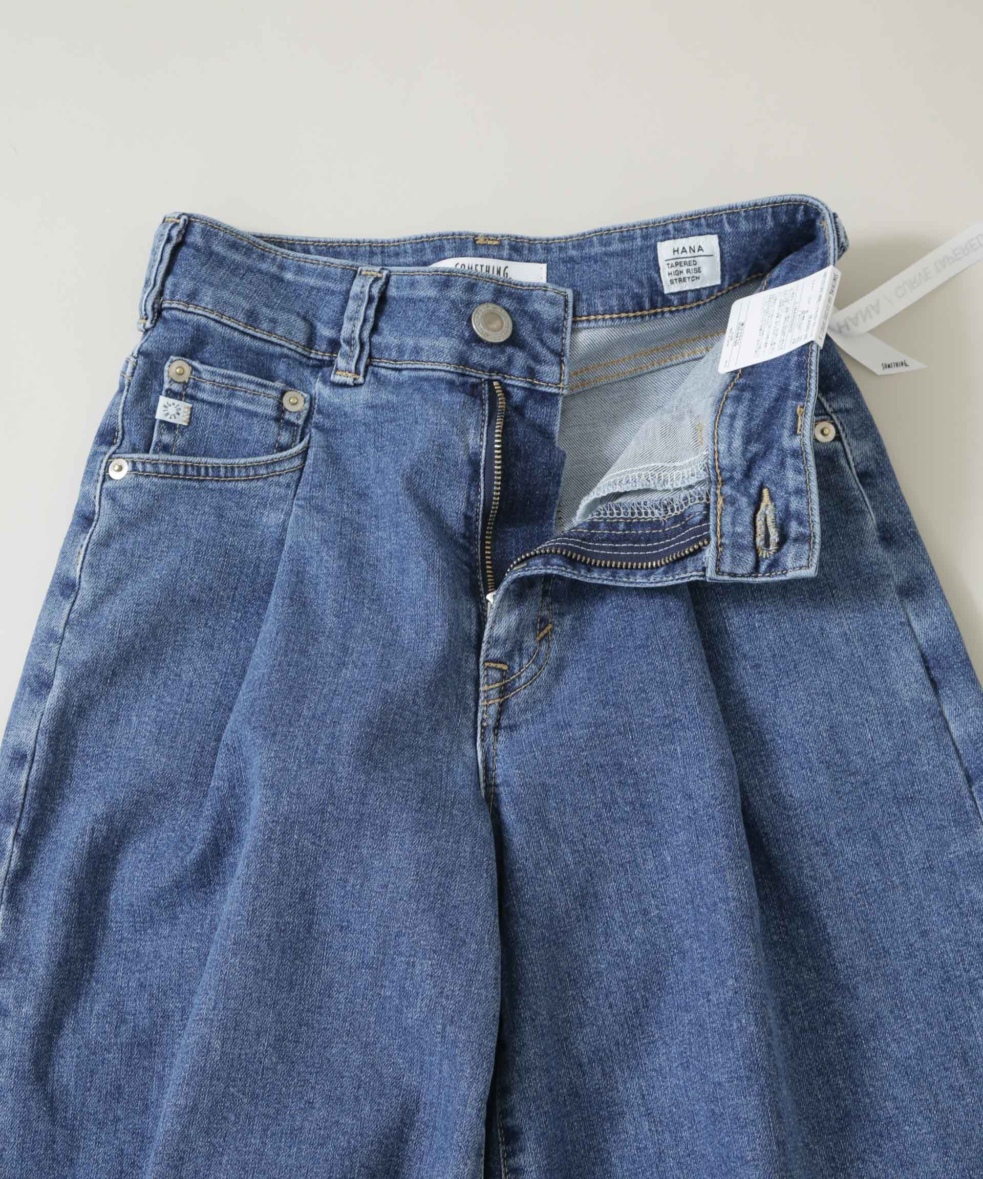 nano･universe「SOMETHING/HANA TUCK CURVE TAPERED」|チノ|