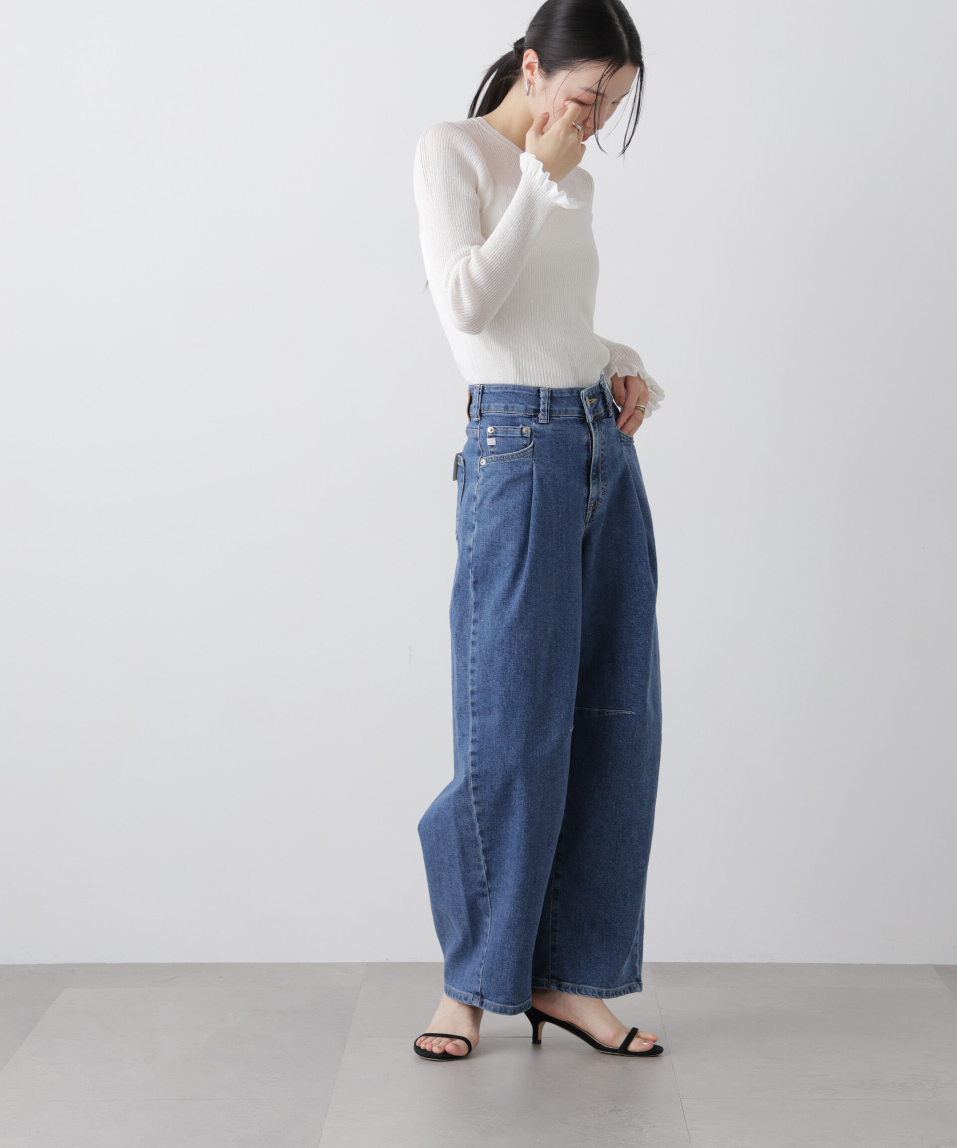 nano･universe「SOMETHING/HANA TUCK CURVE TAPERED」|チノ|