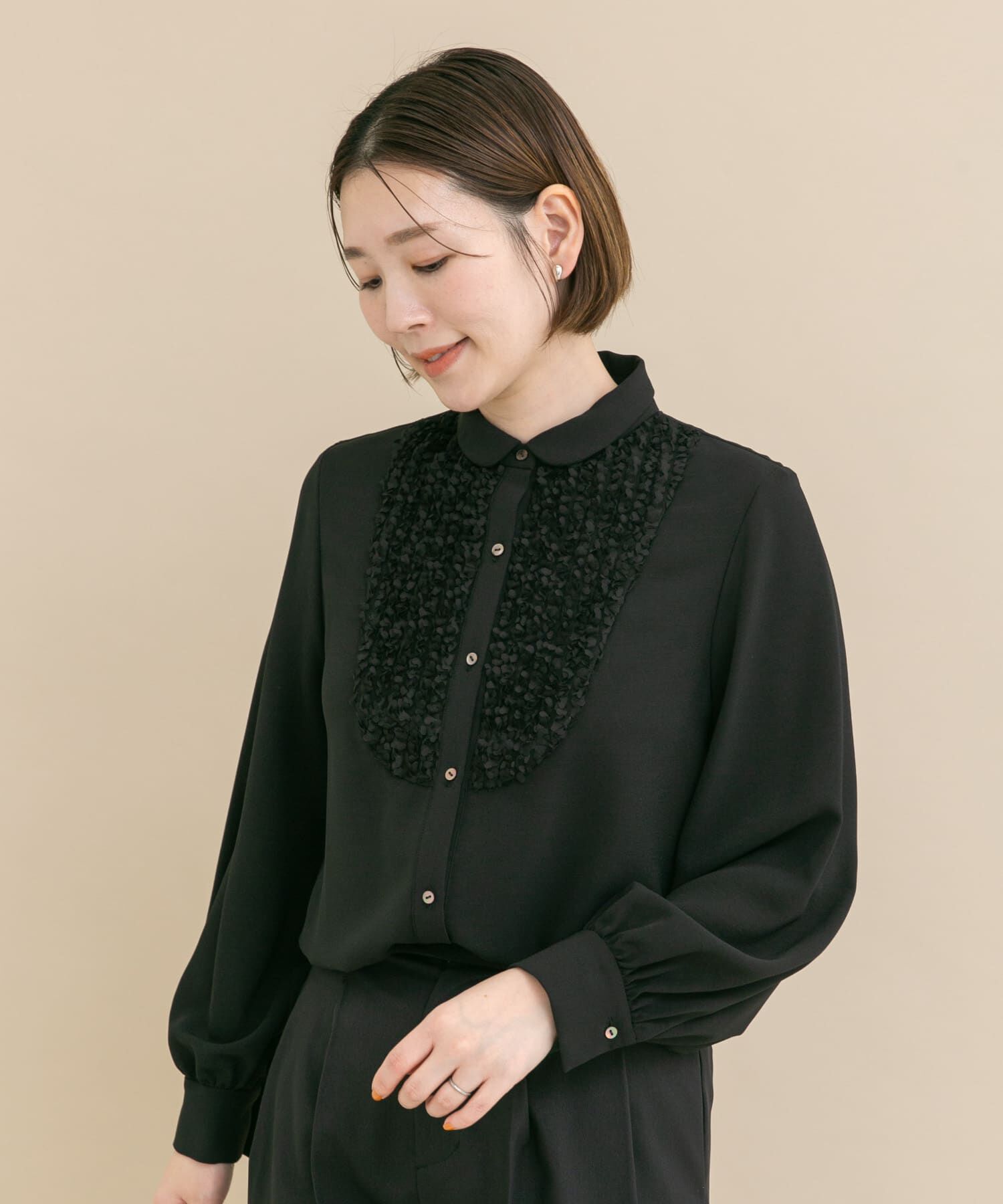 URBAN RESEARCH ROSSO「『WEB/一部店舗限定』フロントレース切替ブラウス」|シャツ・ブラウス|