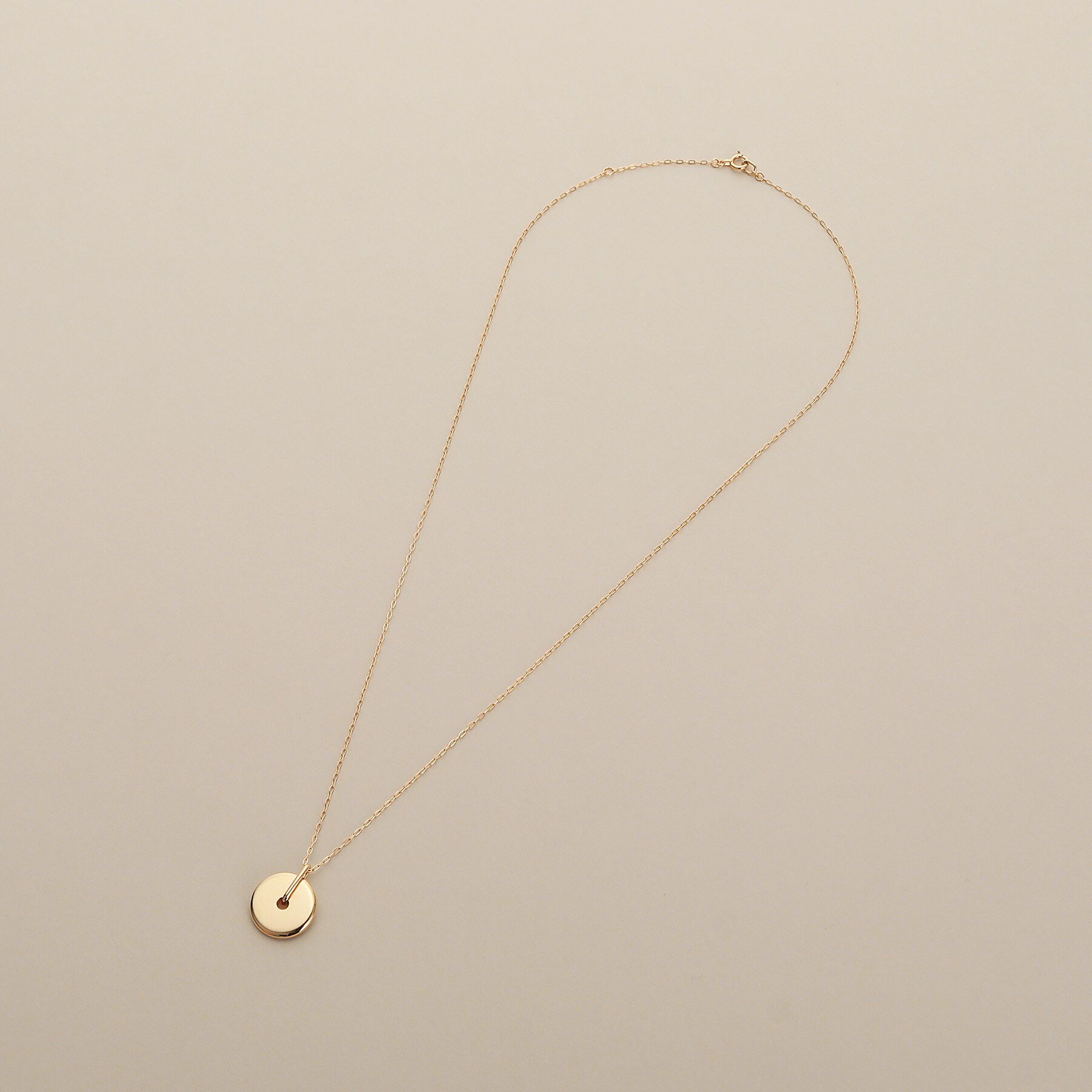 COCOSHNIK「K10中空コインモチーフ ネックレス大」|ネックレス|