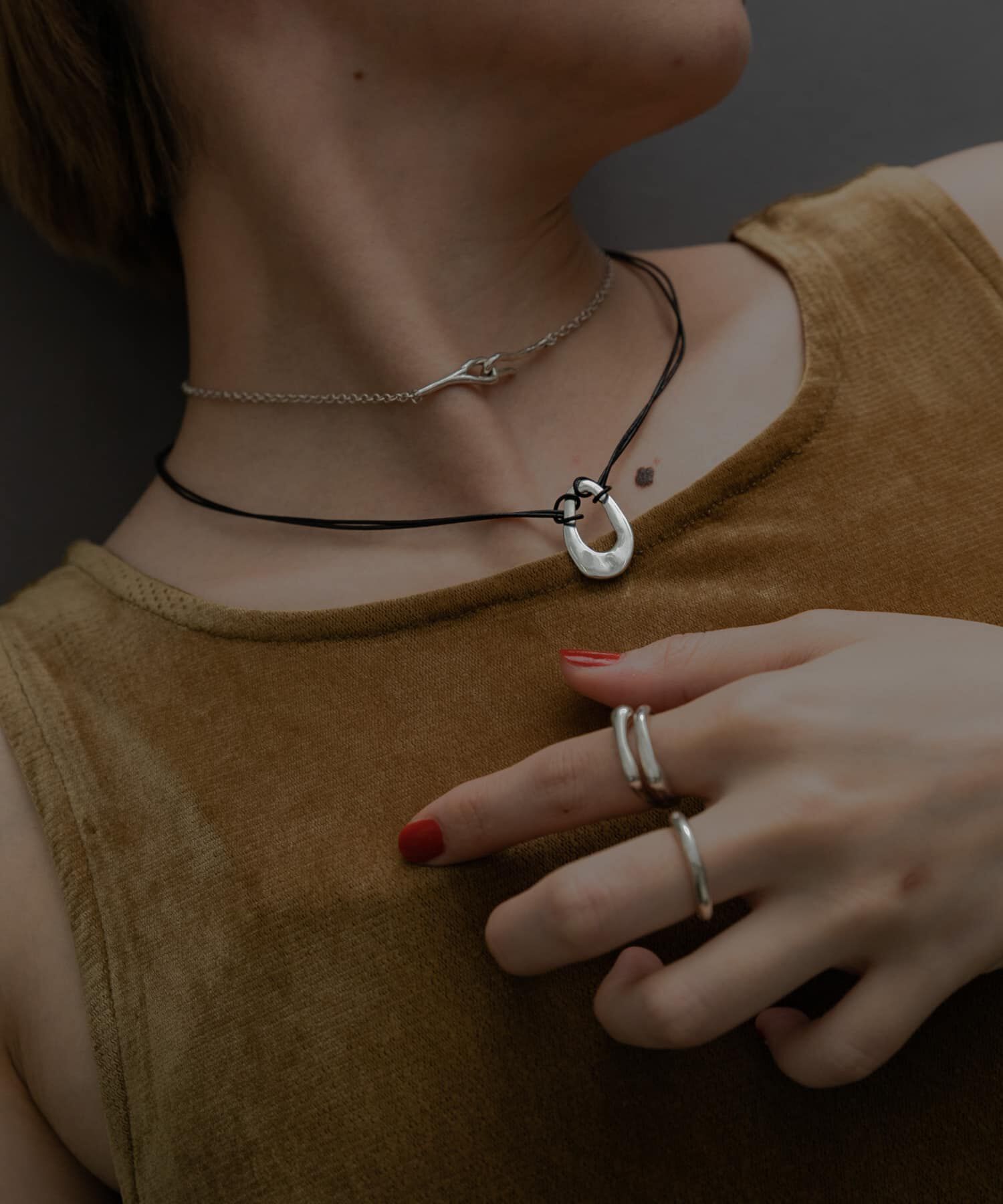 SMELLY「SMELLY so&rsquo;　oval plate cord necklace」|ネックレス|
