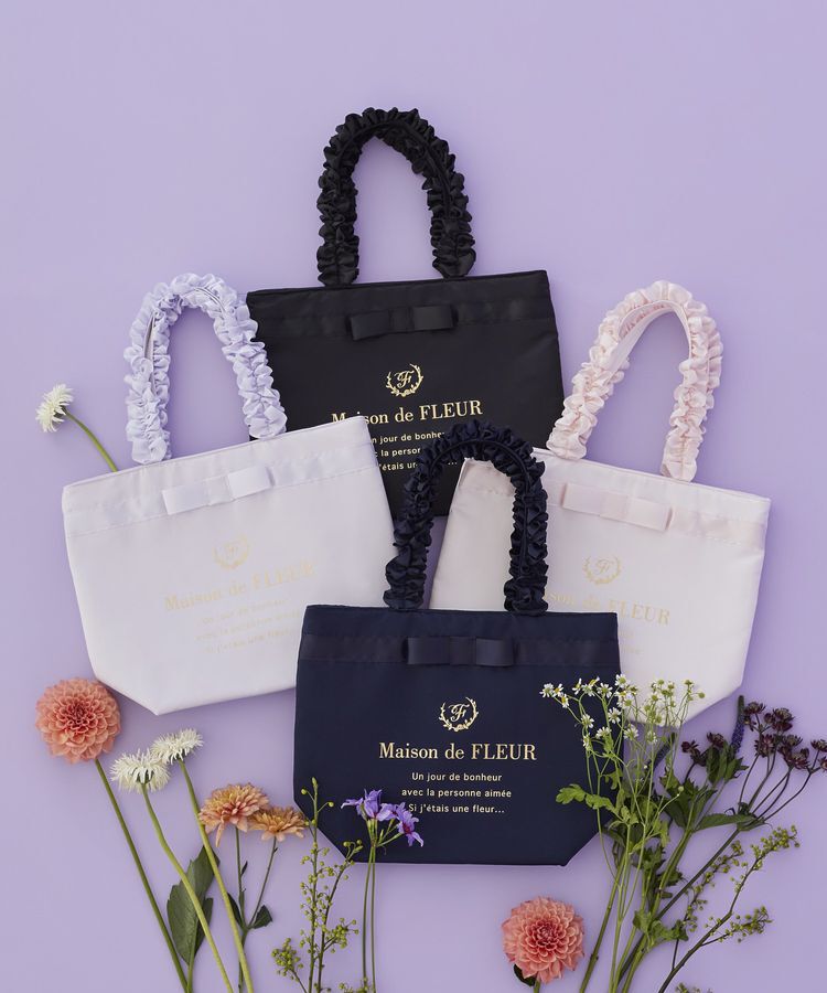 Maison de FLEUR「【Mサイズ/A4対応】ブランドロゴフリルハンドルトートMバッグ」|トートバッグ|