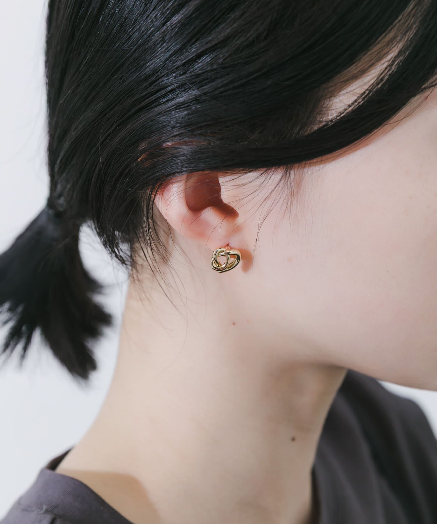 SMELLY「ツイストノットピアス」|ピアス|