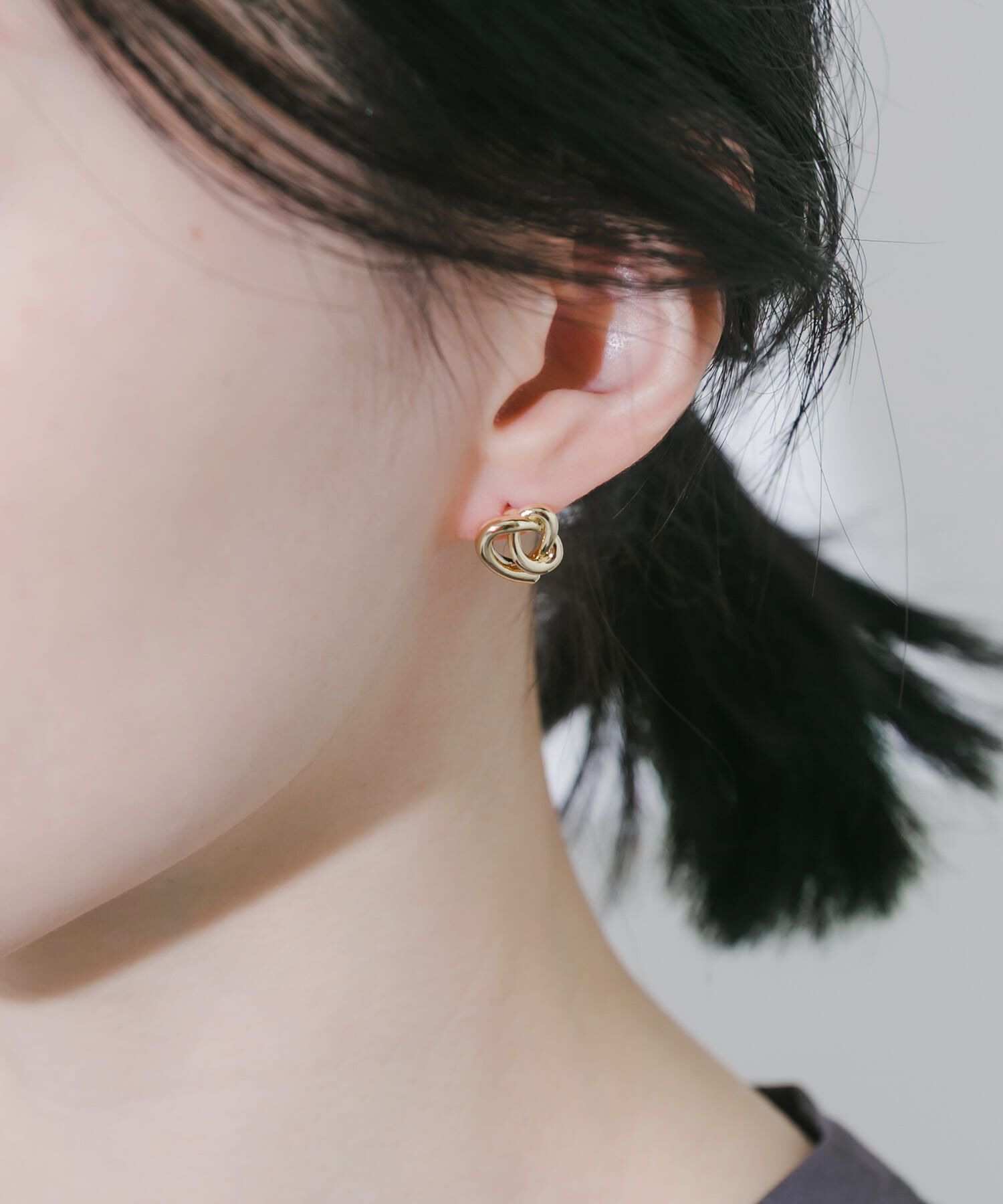 SMELLY「ツイストノットピアス」|ピアス|