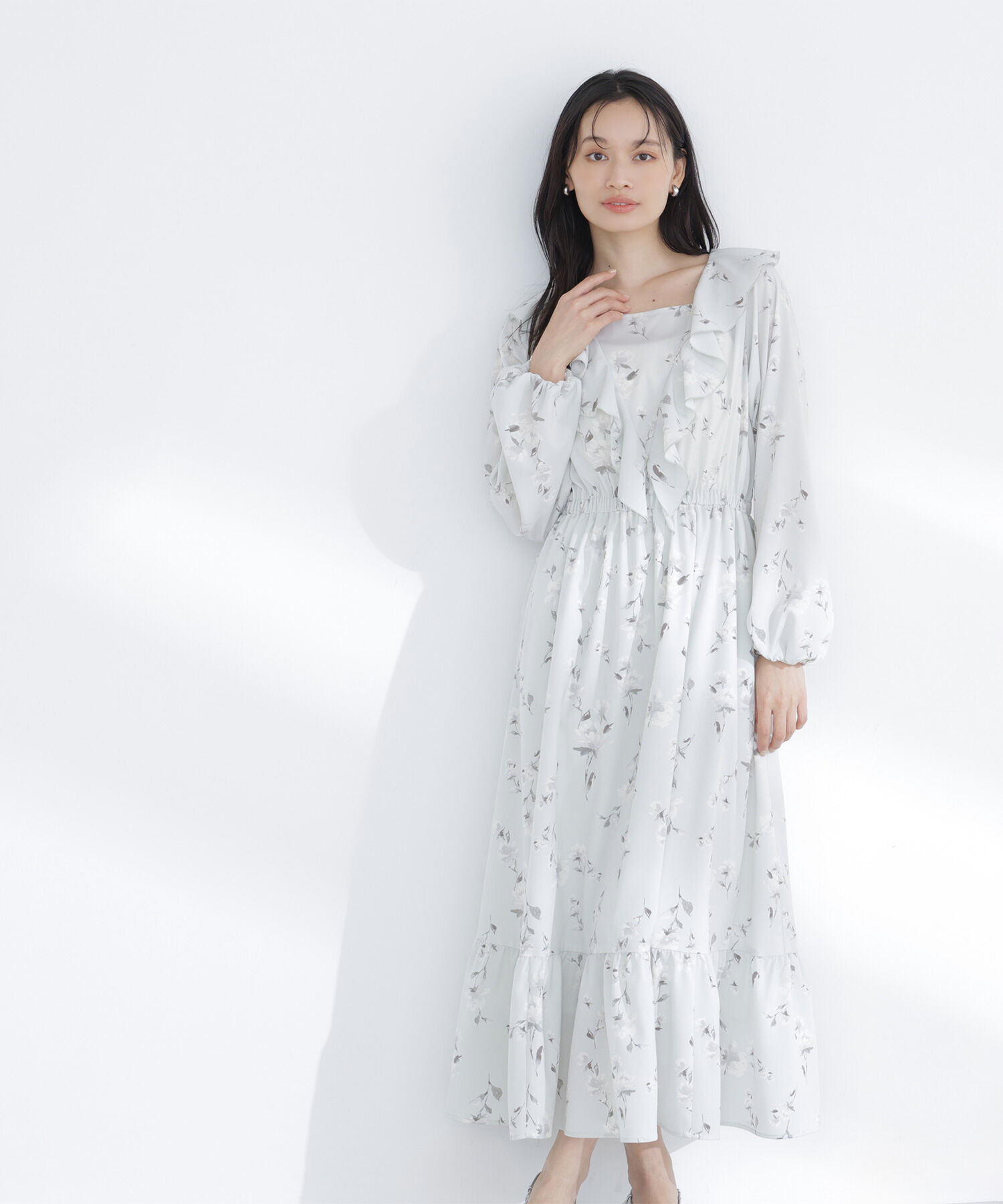  「ラッフルフラワープリントワンピース」|ワンピース|