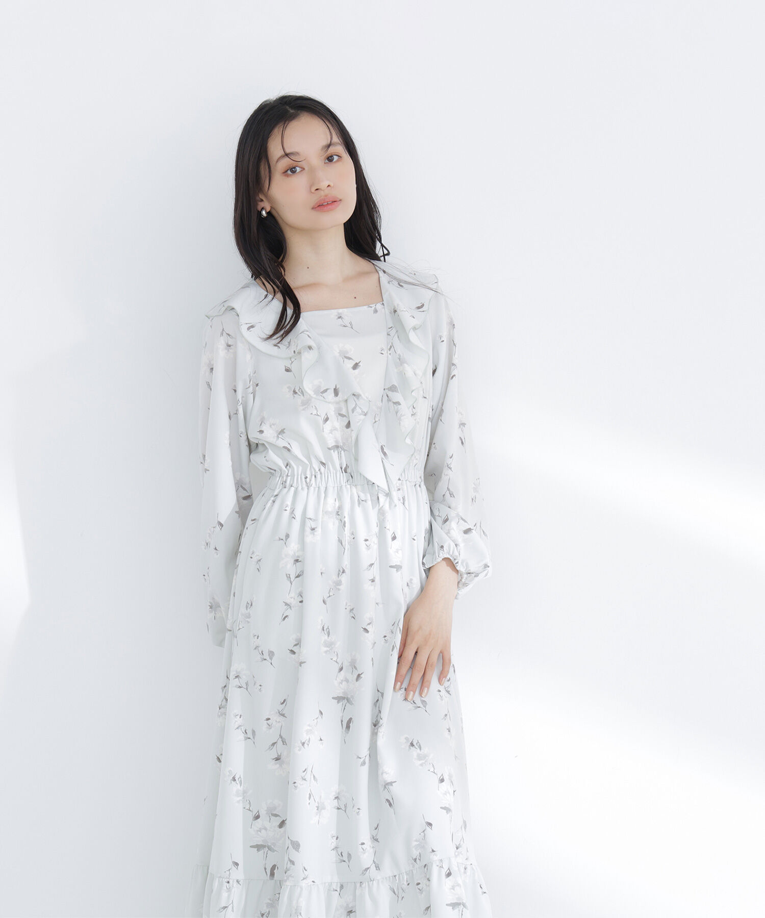  「ラッフルフラワープリントワンピース」|ワンピース|