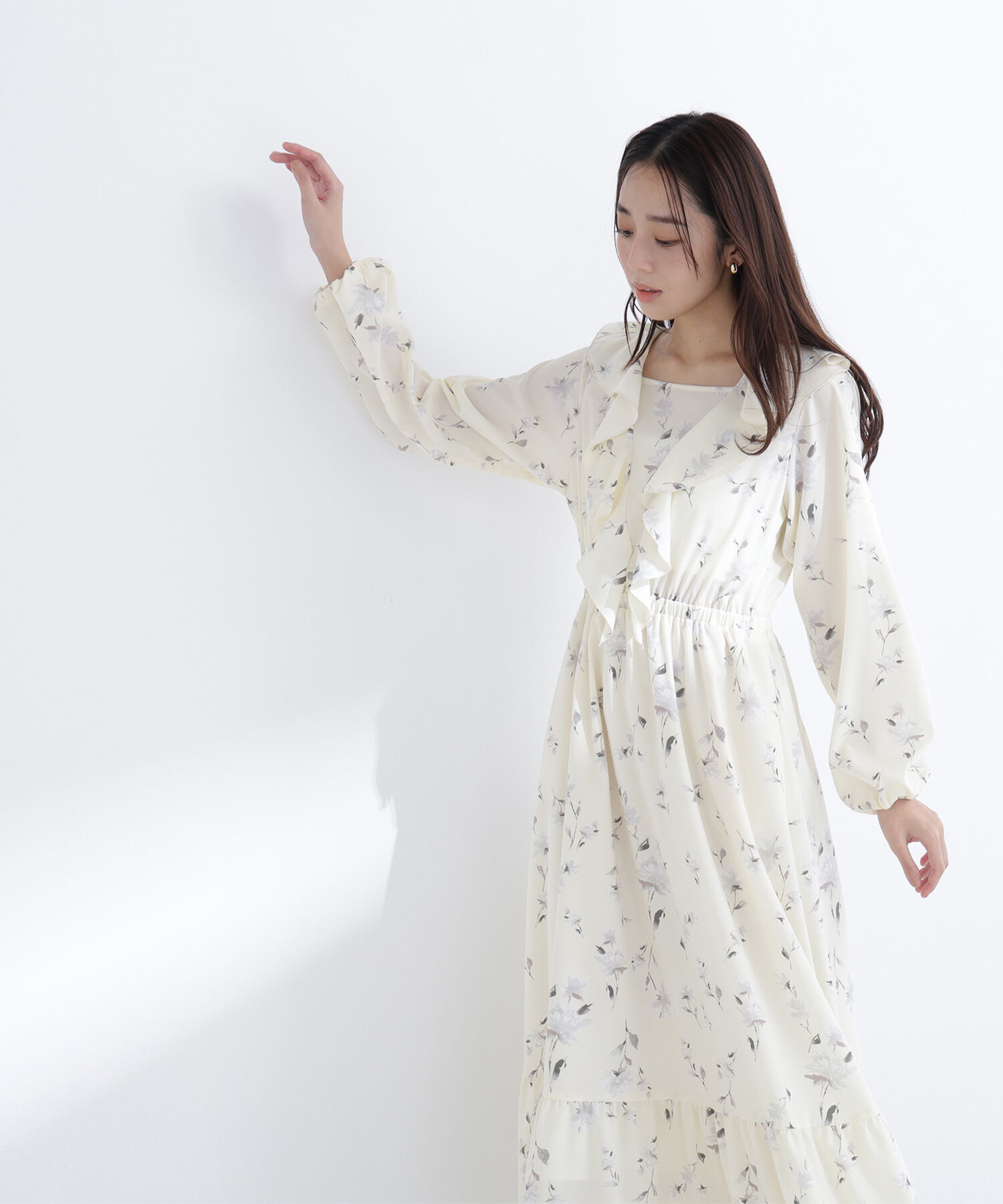  「ラッフルフラワープリントワンピース」|ワンピース|