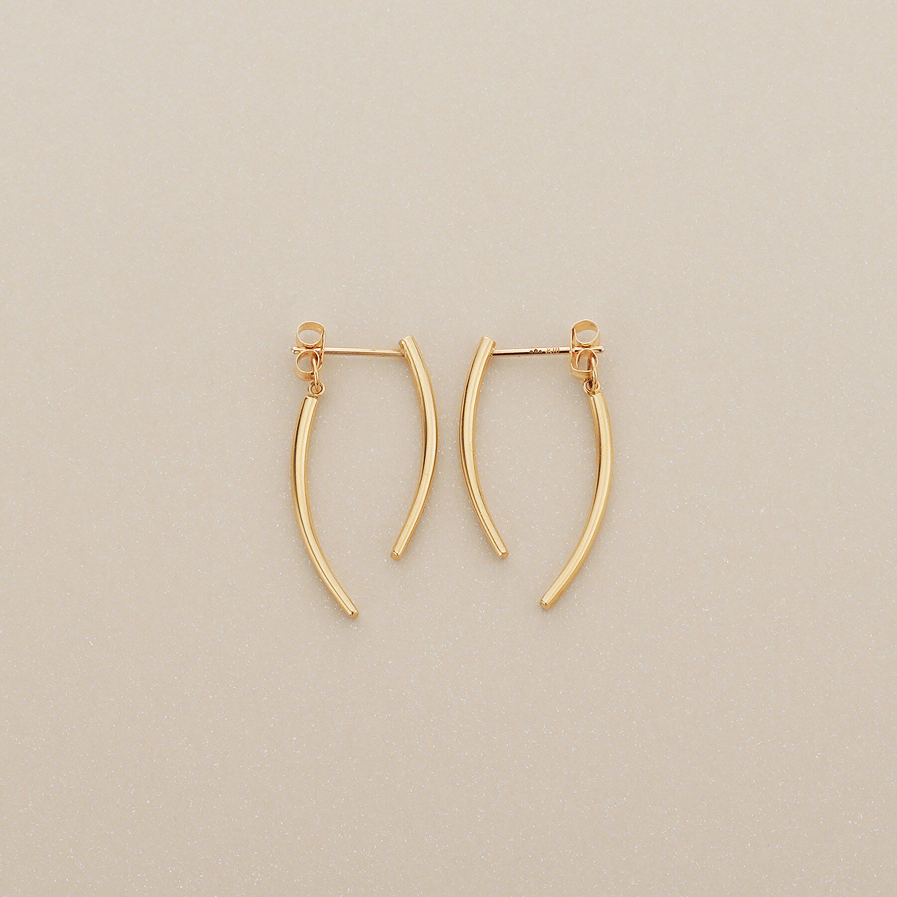 COCOSHNIK「K10中空アーチ前後 スタッドピアス」|ピアス|