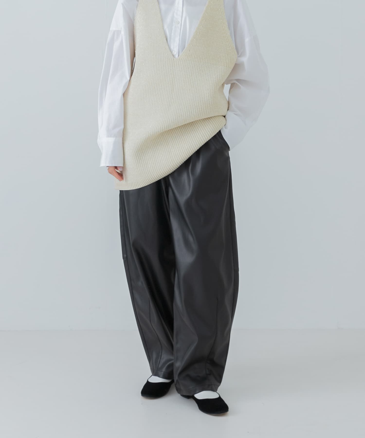 URBAN RESEARCH「レザーライクコクーンパンツ」|その他|