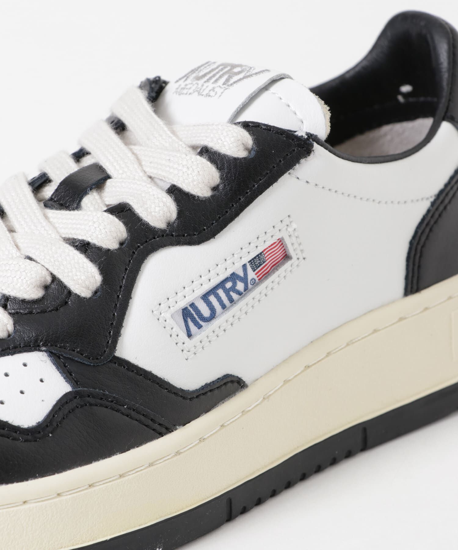 URBAN RESEARCH「AUTRY　MEDALIST LOW」|スニーカー|