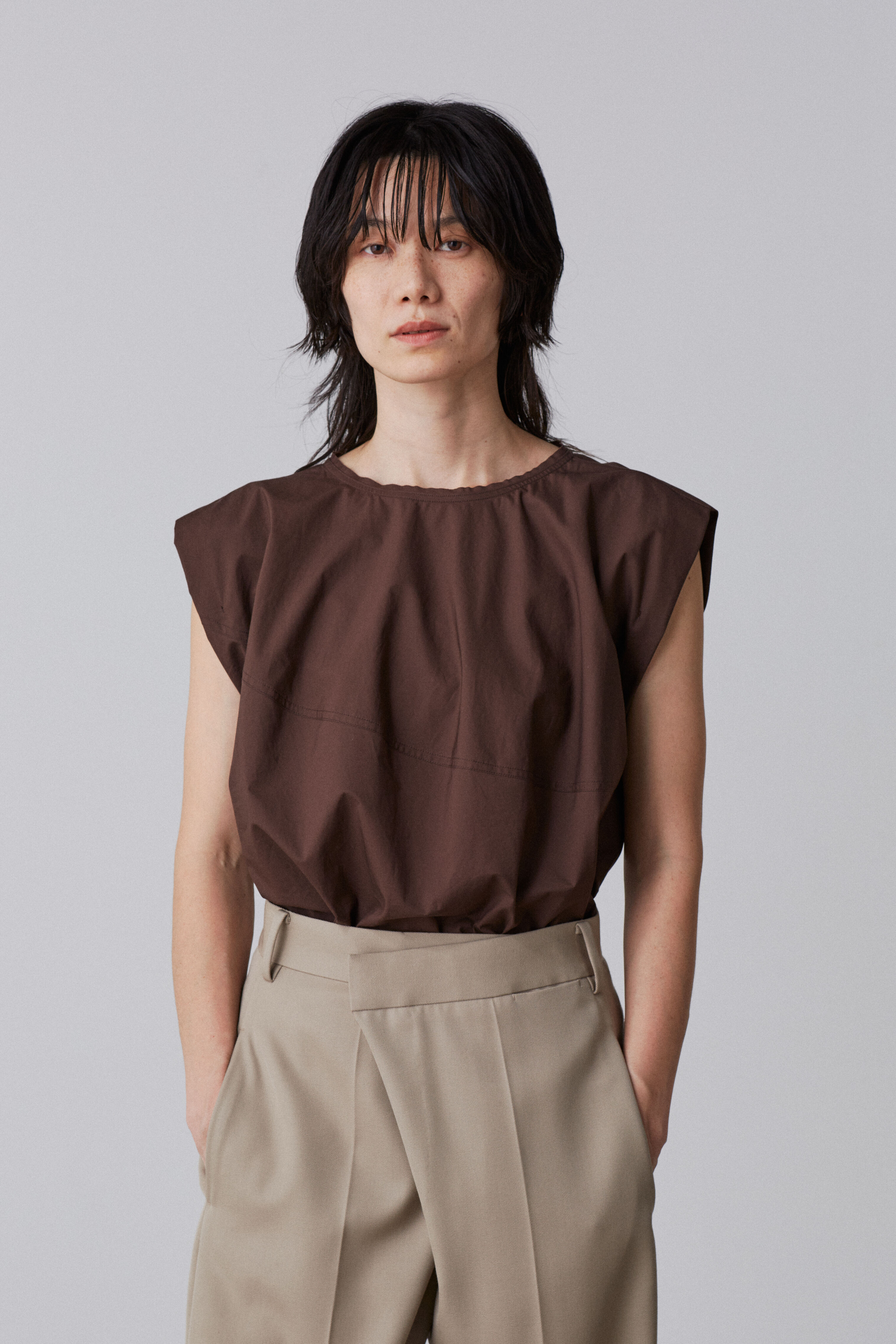 YLEVE 「YLEVE / SUVIN COTTON TYPEWRITER PULL OVER BLOUSE」|シャツ・ブラウス|ブラウン
